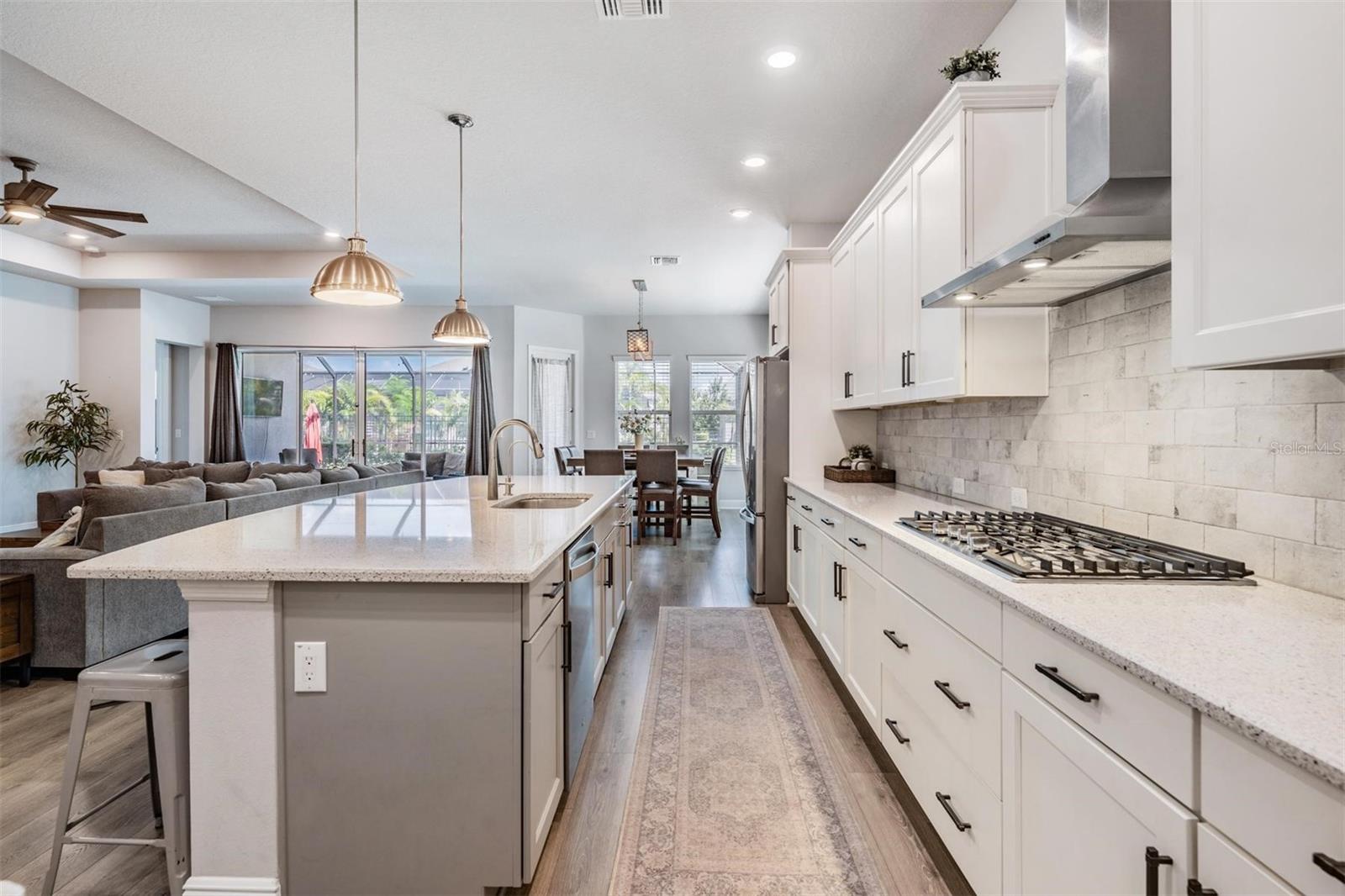 Listing photo id 11 for 16701 Vibrato Lane