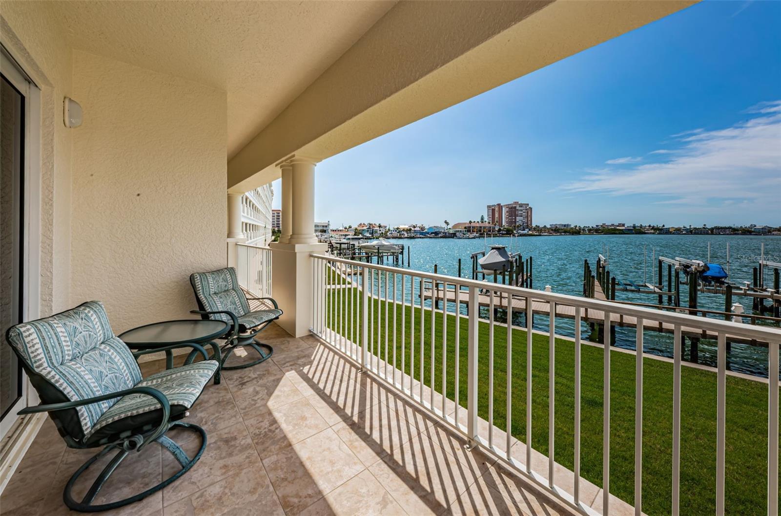 Image 14 of 92 For 17745 Gulf Boulevard 202