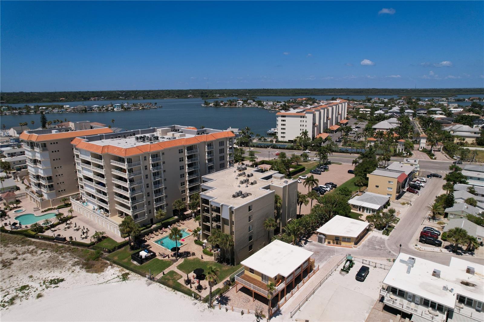 Image 41 of 56 For 17710 Gulf Boulevard 202