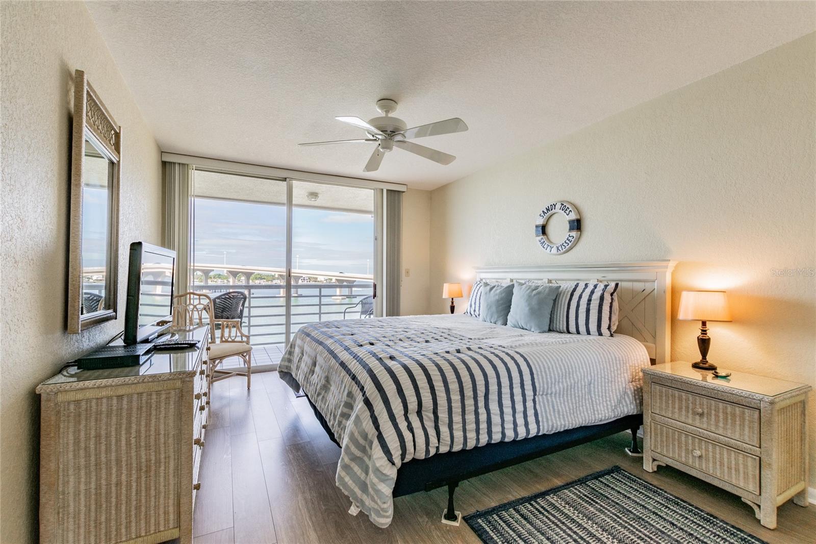 Image 15 of 27 For 5901 Bahia Del Mar Circle 518