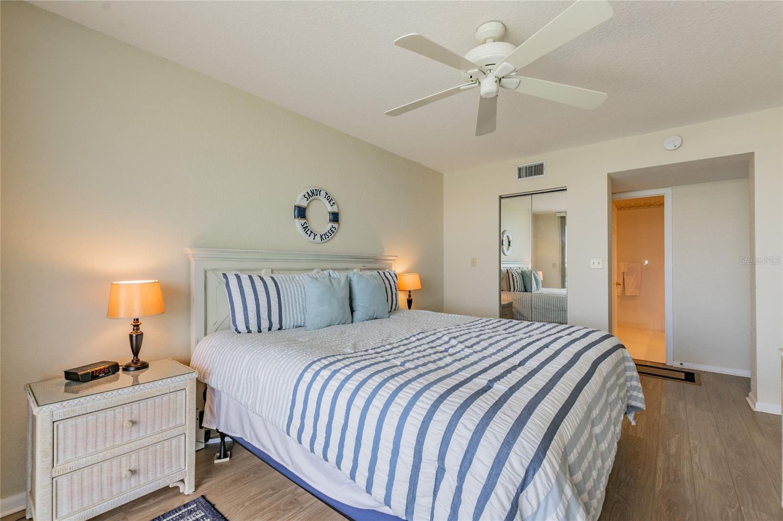 Image 16 of 27 For 5901 Bahia Del Mar Circle 518