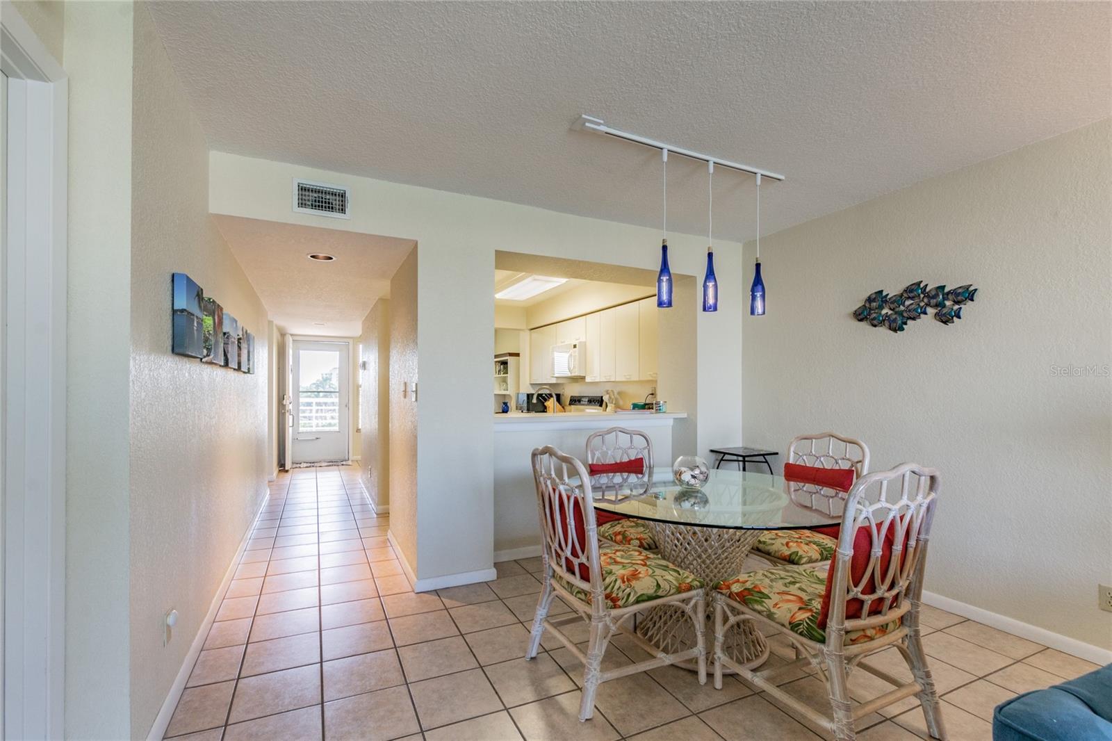 Image 8 of 27 For 5901 Bahia Del Mar Circle 518