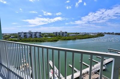 Listing photo id 19 for 399 2nd Street 7-716