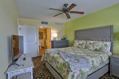 Listing photo id 21 for 399 2nd Street 7-716