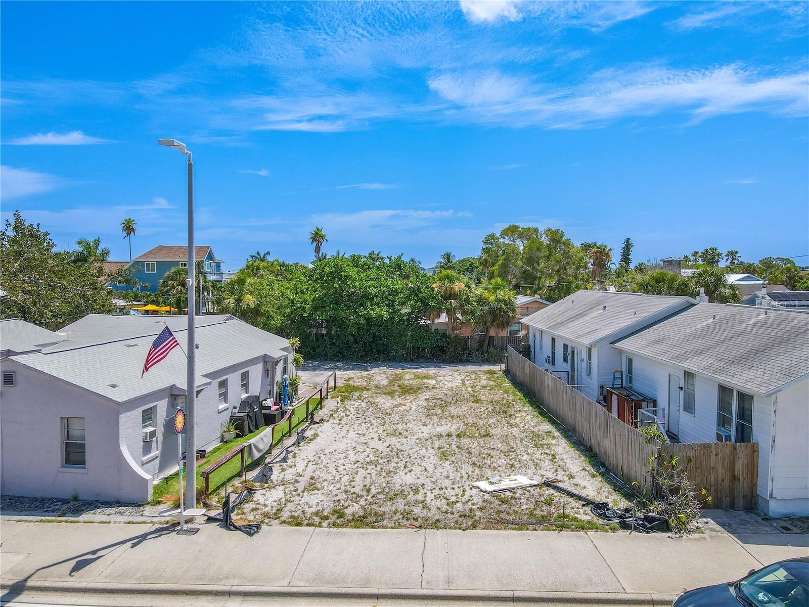 Listing photo id 8 for 12103 Gulf Boulevard