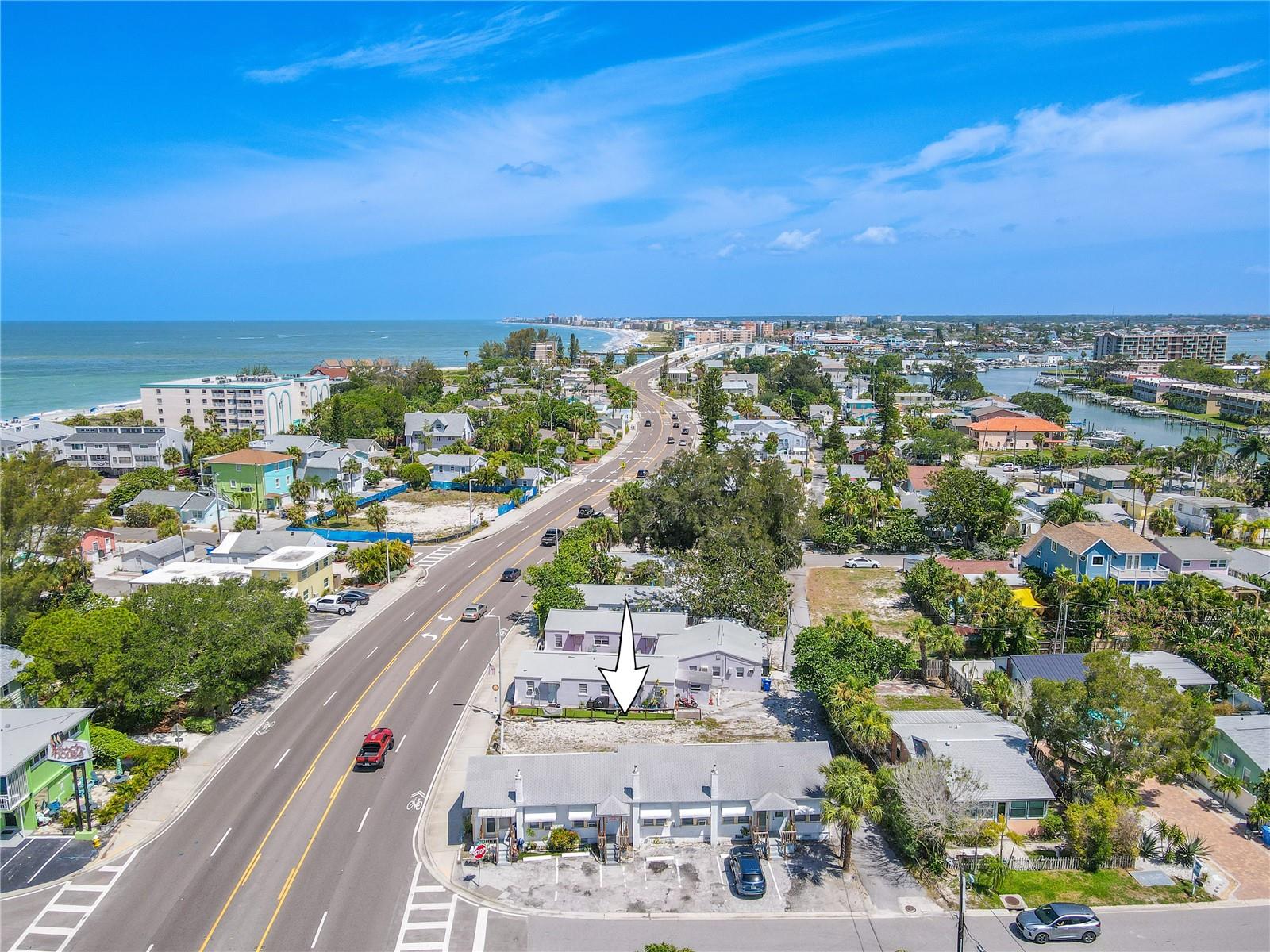 Listing photo id 14 for 12103 Gulf Boulevard