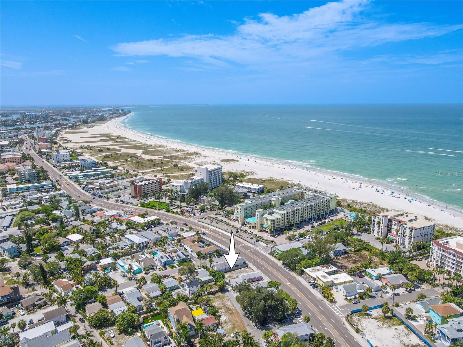 Listing photo id 15 for 12103 Gulf Boulevard