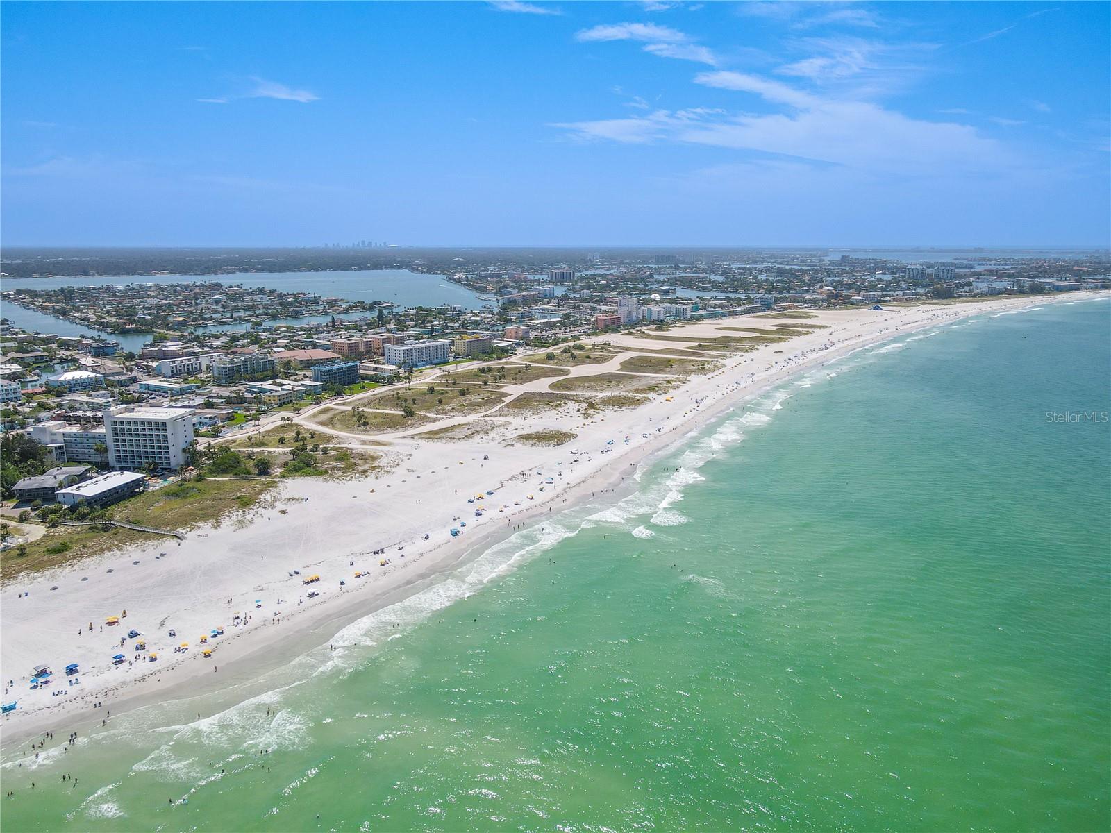 Listing photo id 20 for 12103 Gulf Boulevard