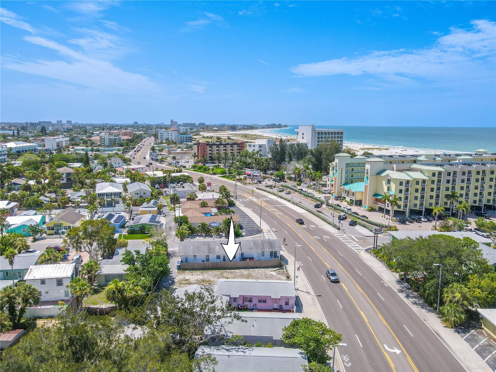 Listing photo id 22 for 12103 Gulf Boulevard