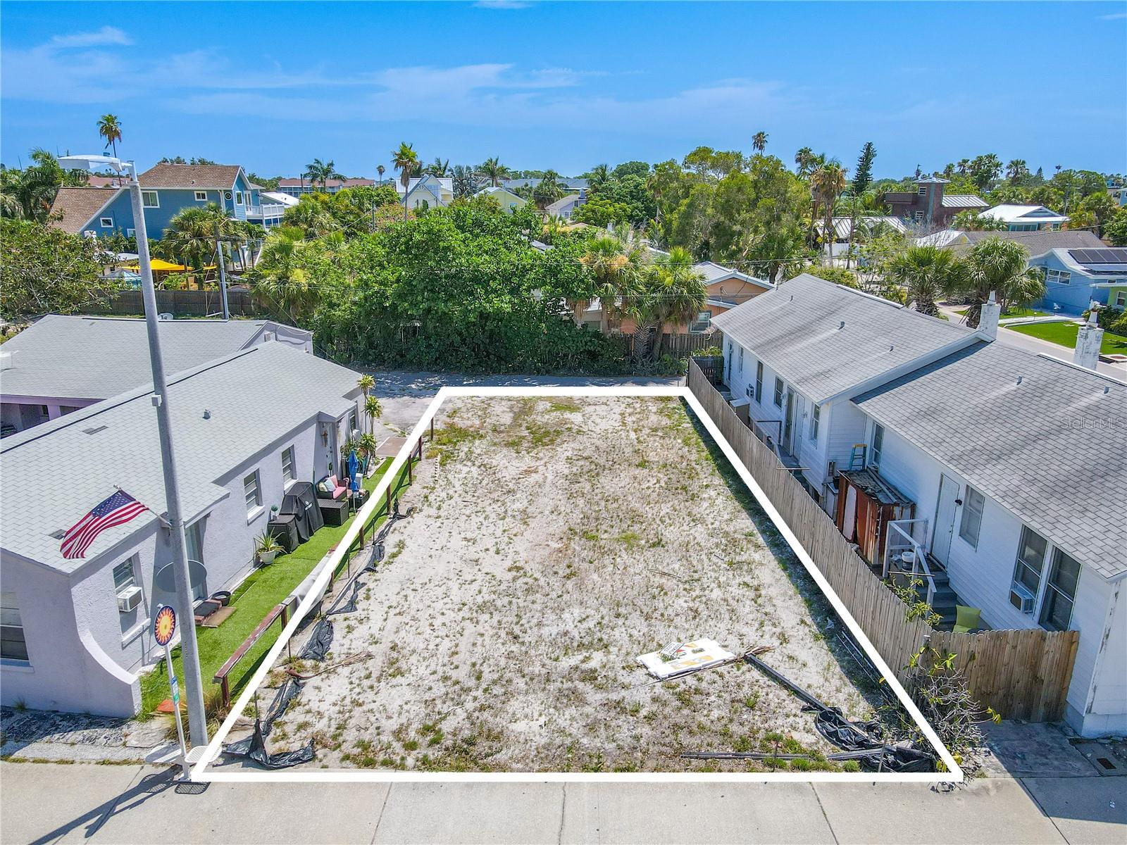 Listing photo id 1 for 12103 Gulf Boulevard