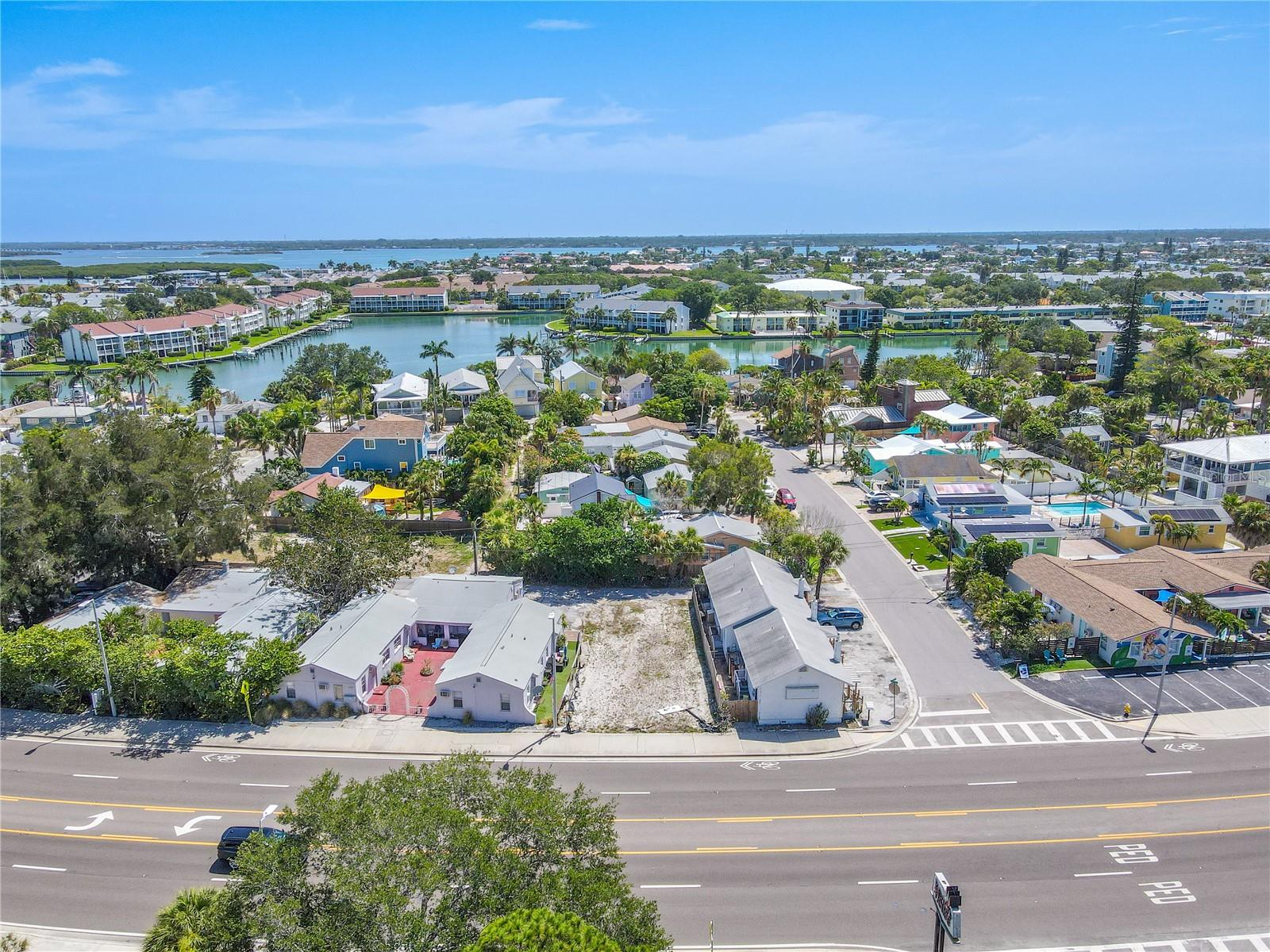 Listing photo id 2 for 12103 Gulf Boulevard