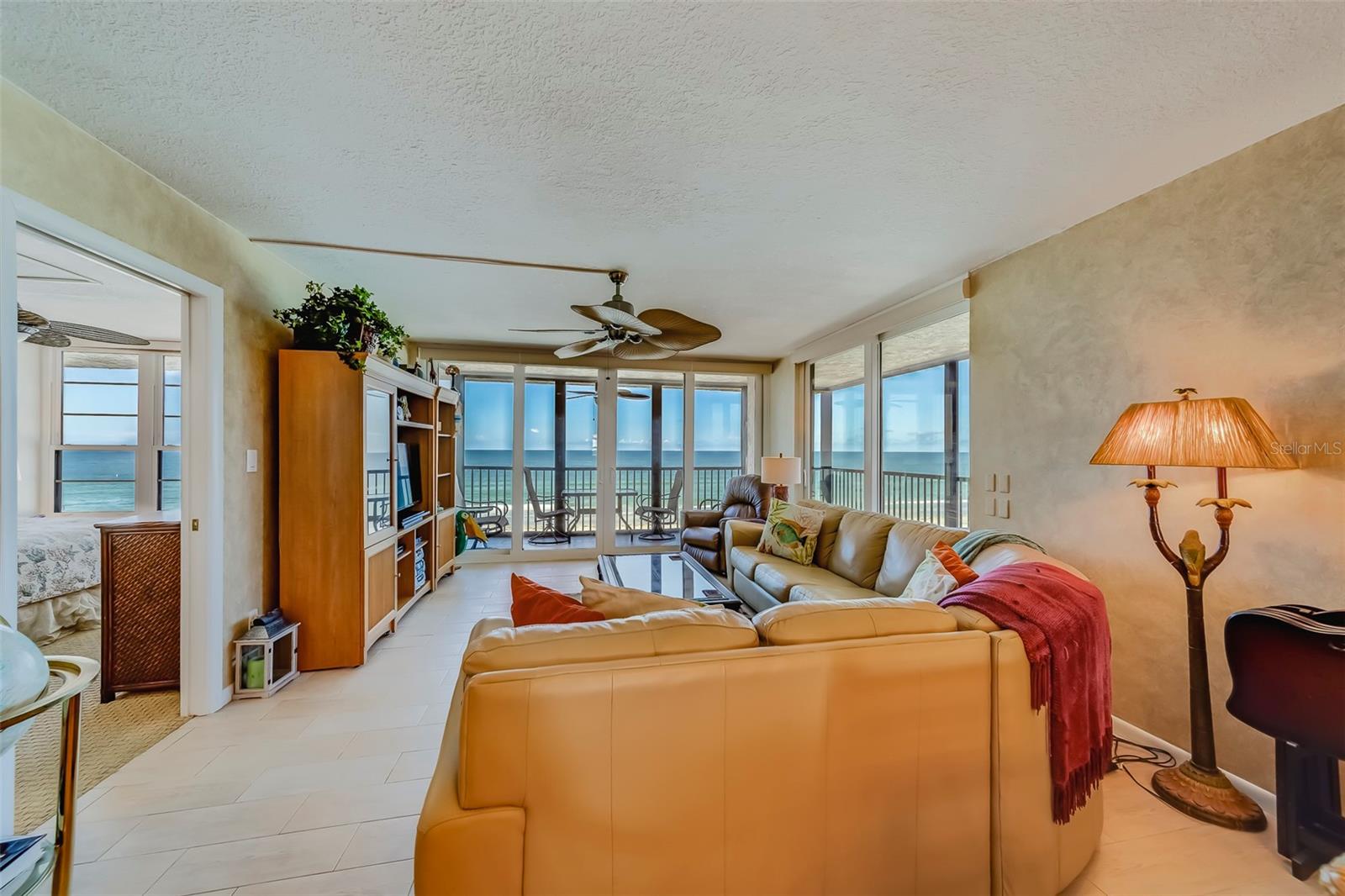 Image 11 of 67 For 17580 Gulf Boulevard 412