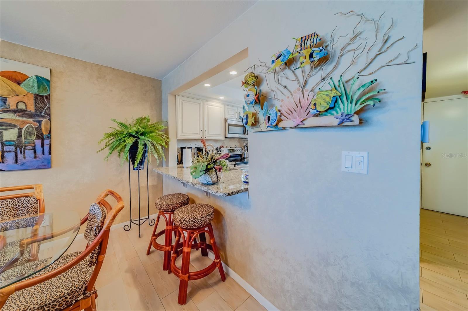 Image 16 of 67 For 17580 Gulf Boulevard 412