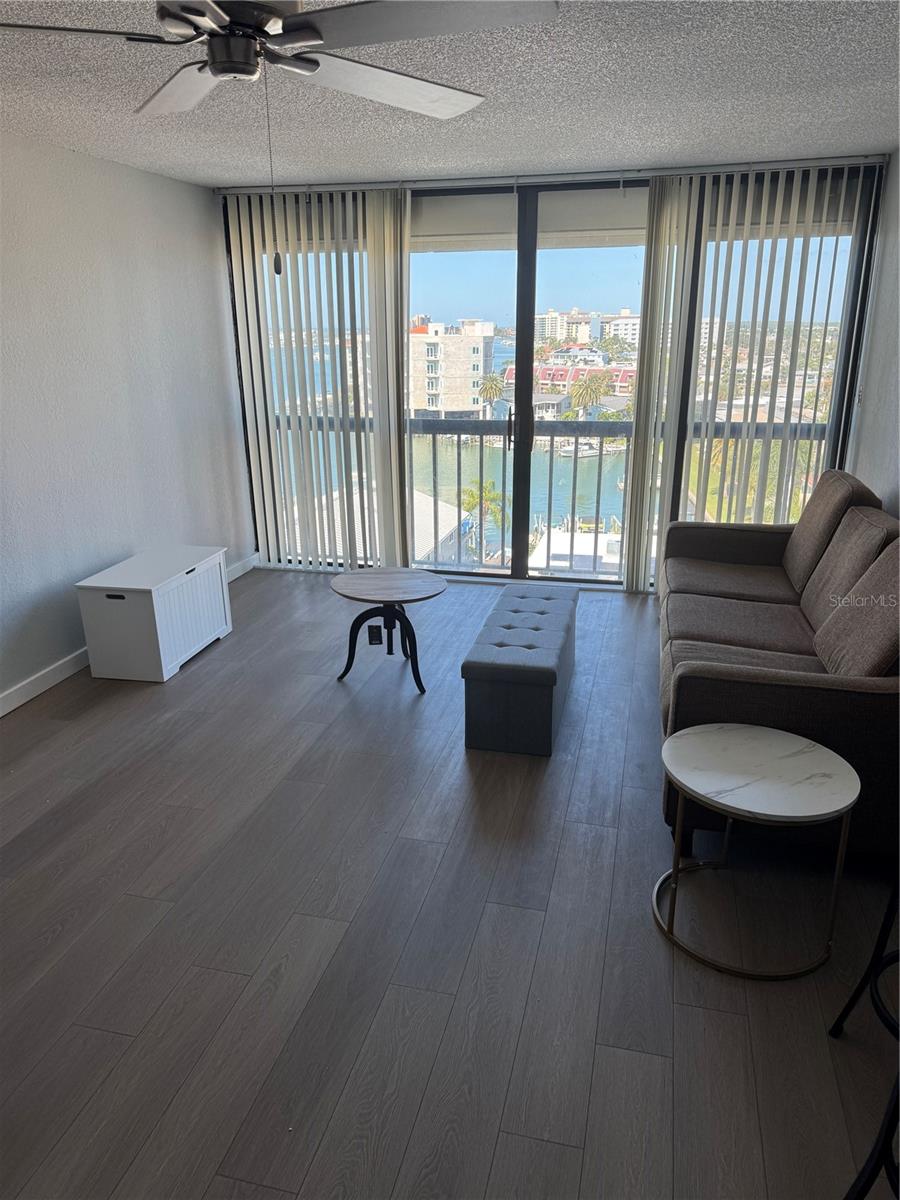 Image 40 of 42 For 255 Dolphin Point 809