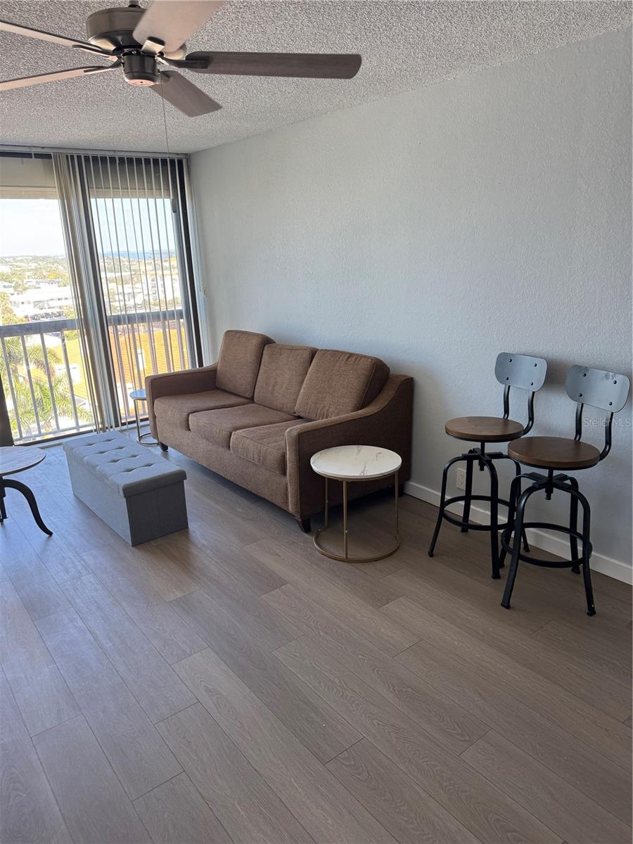 Image 41 of 42 For 255 Dolphin Point 809