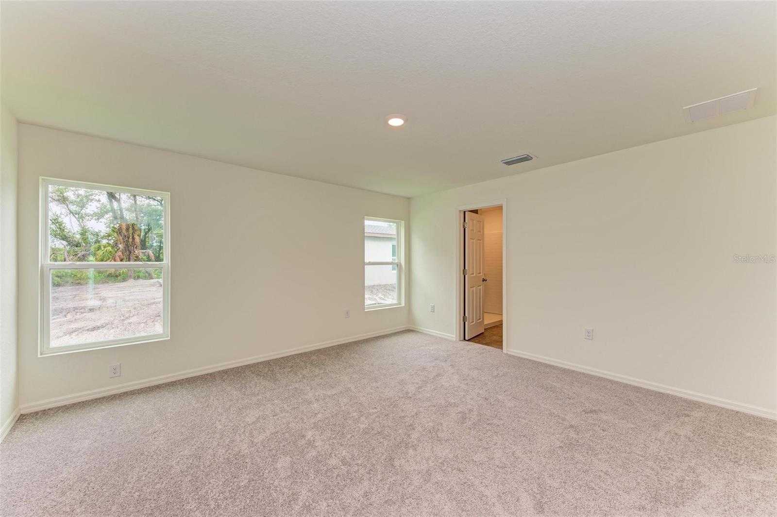 Listing photo id 21 for 3879 Price Boulevard