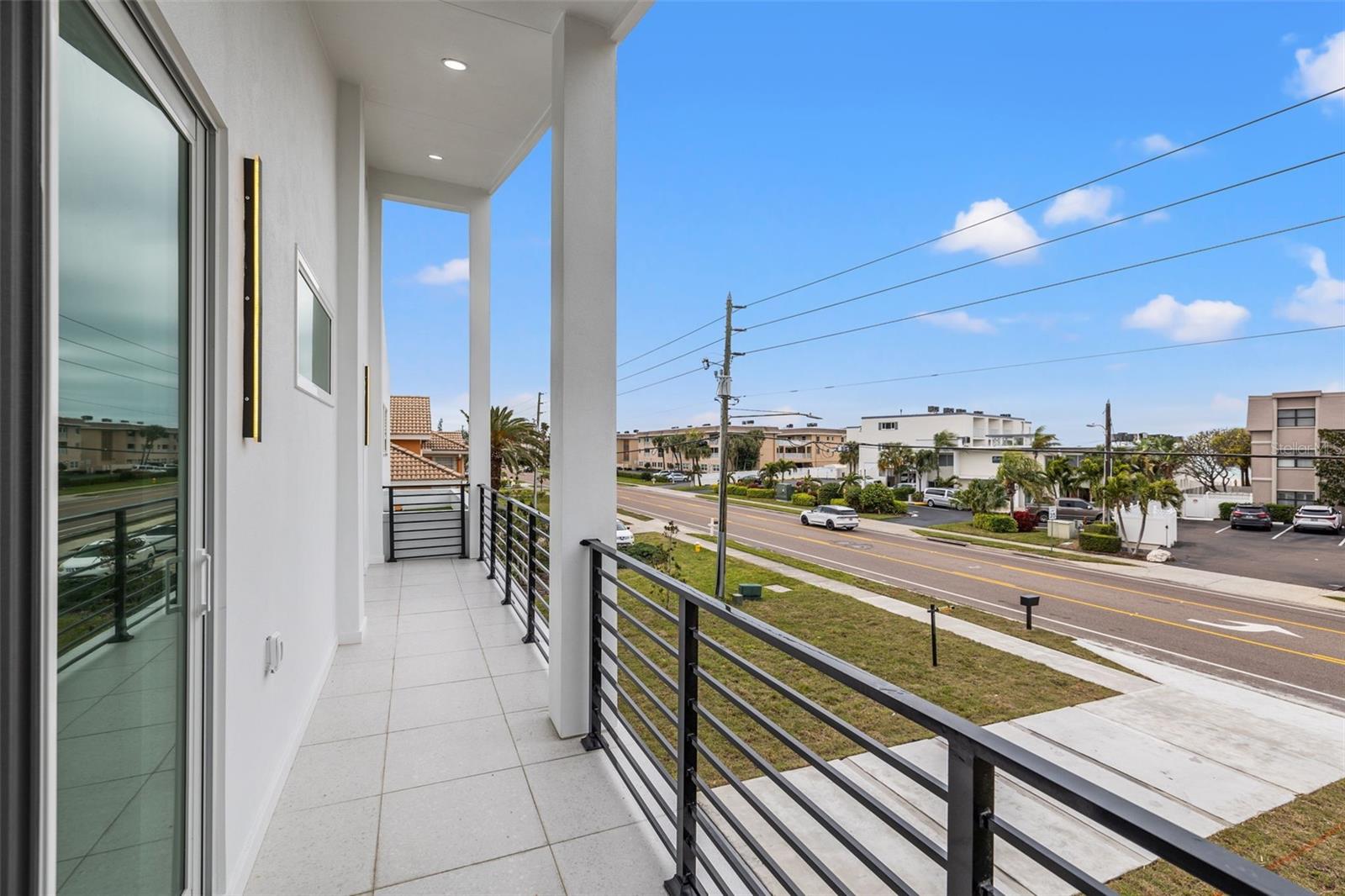 Listing photo id 61 for 3221 Gulf Boulevard