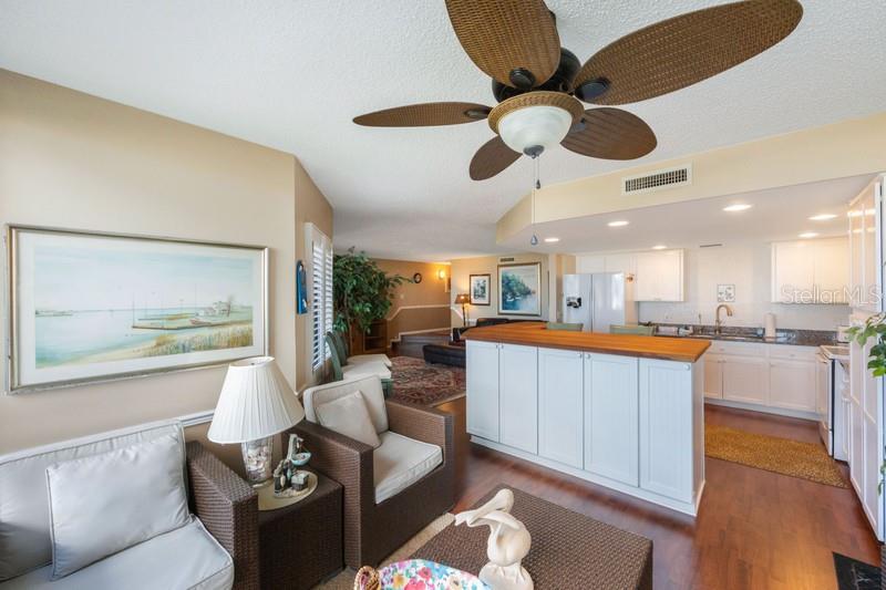 Image 17 of 40 For 1060 Pinellas Bayway S 103