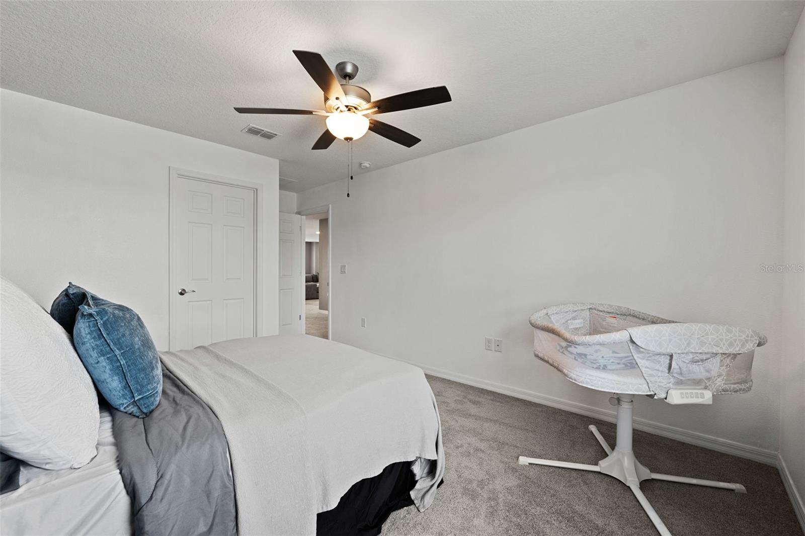 Listing photo id 36 for 33263 Sycamore Leaf Drive