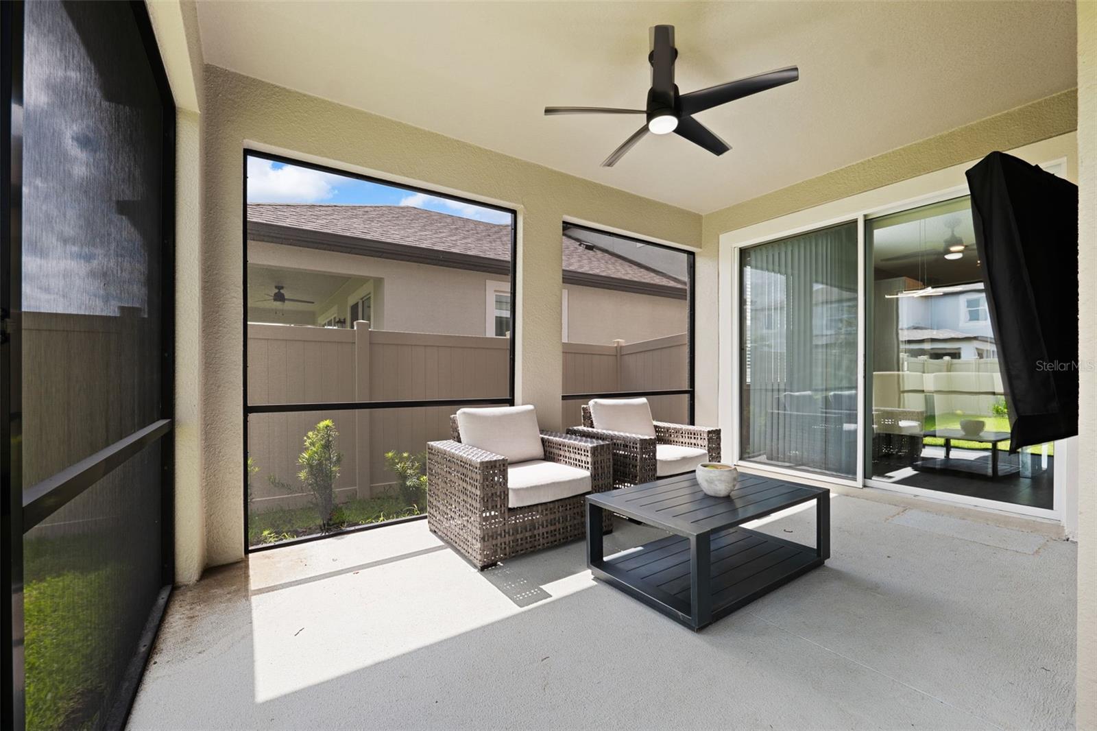 Listing photo id 41 for 33263 Sycamore Leaf Drive