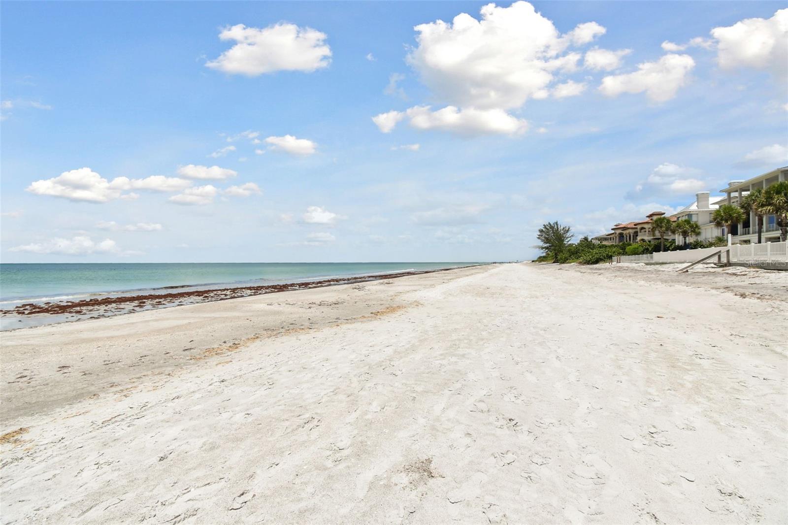 Listing photo id 11 for 1520 Gulf Boulevard