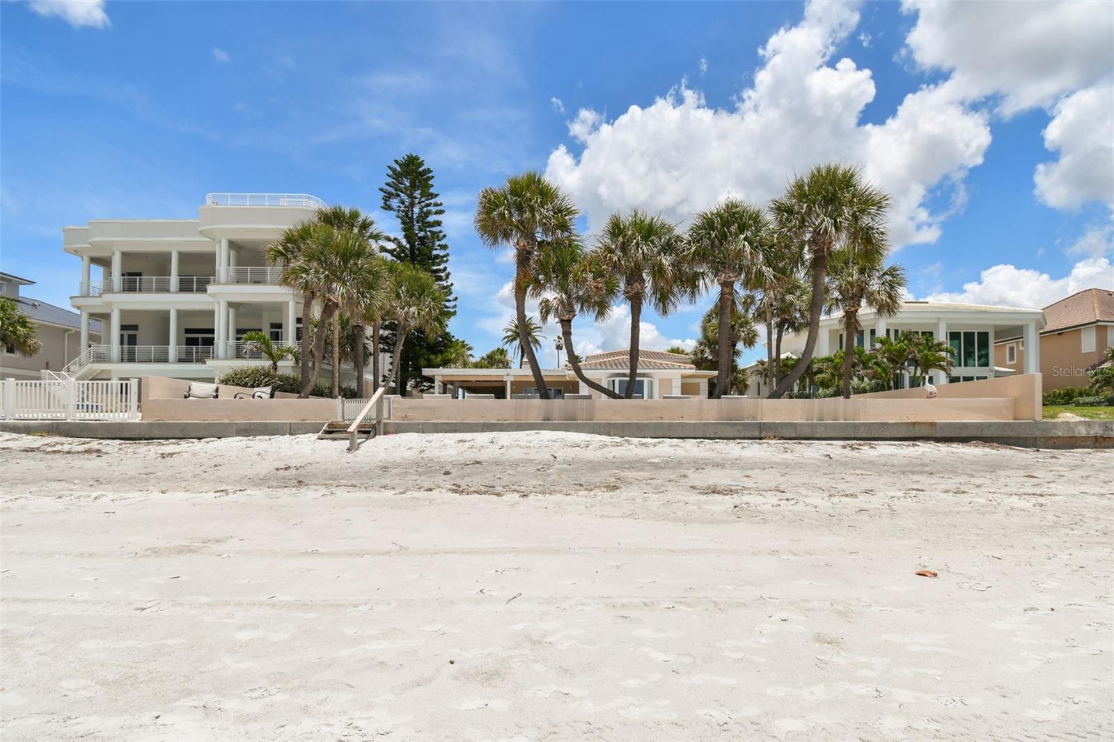 Listing photo id 12 for 1520 Gulf Boulevard