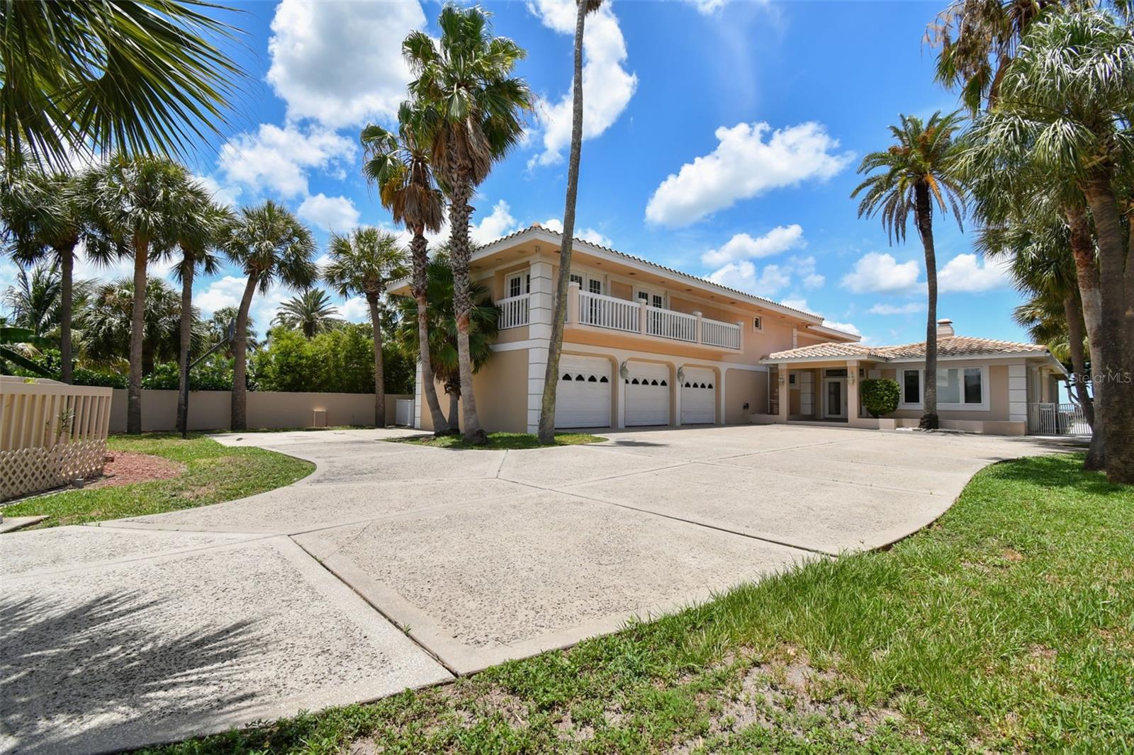 Listing photo id 3 for 1520 Gulf Boulevard