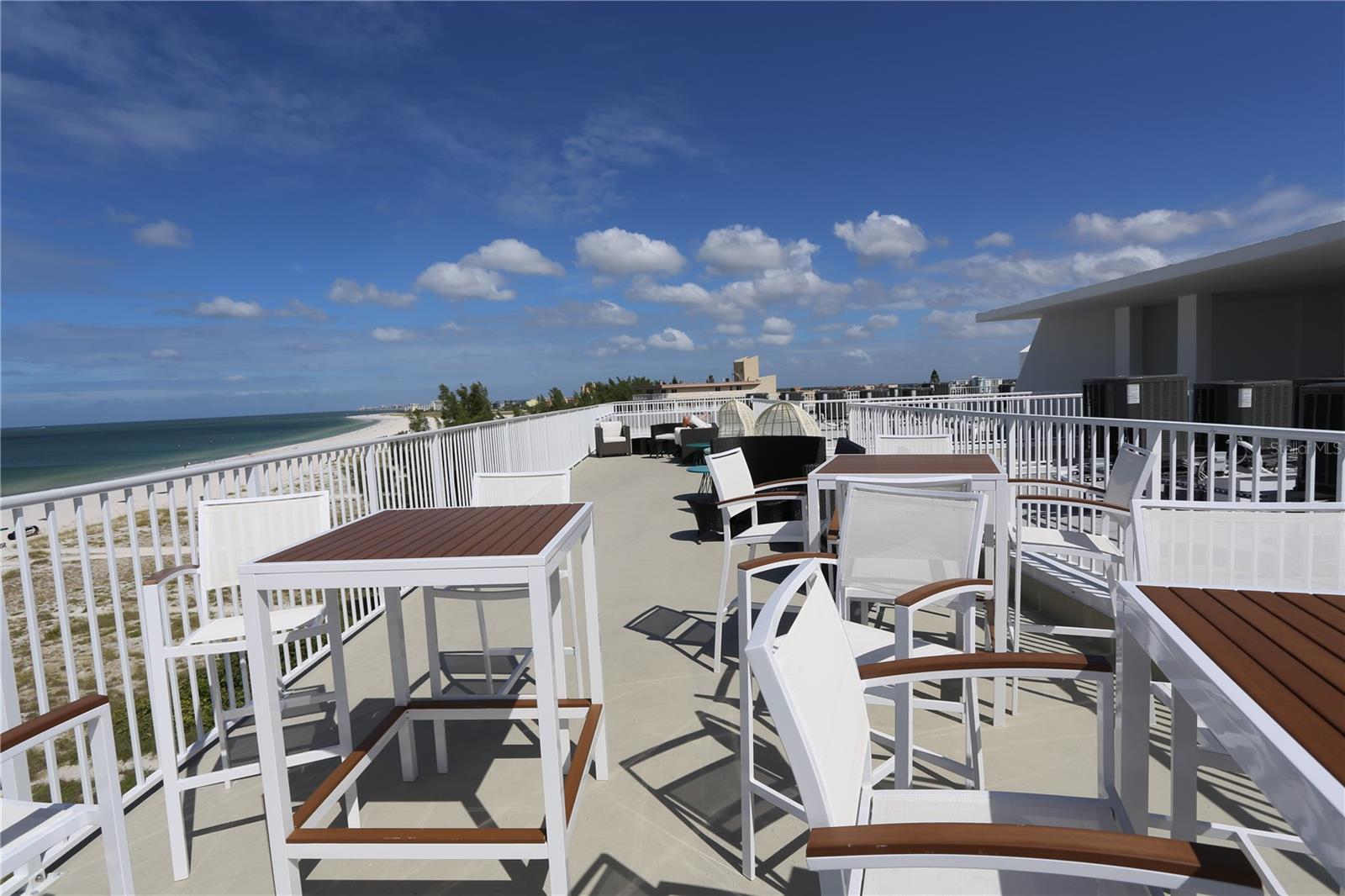 Listing photo id 21 for 10116 Gulf Boulevard 203w