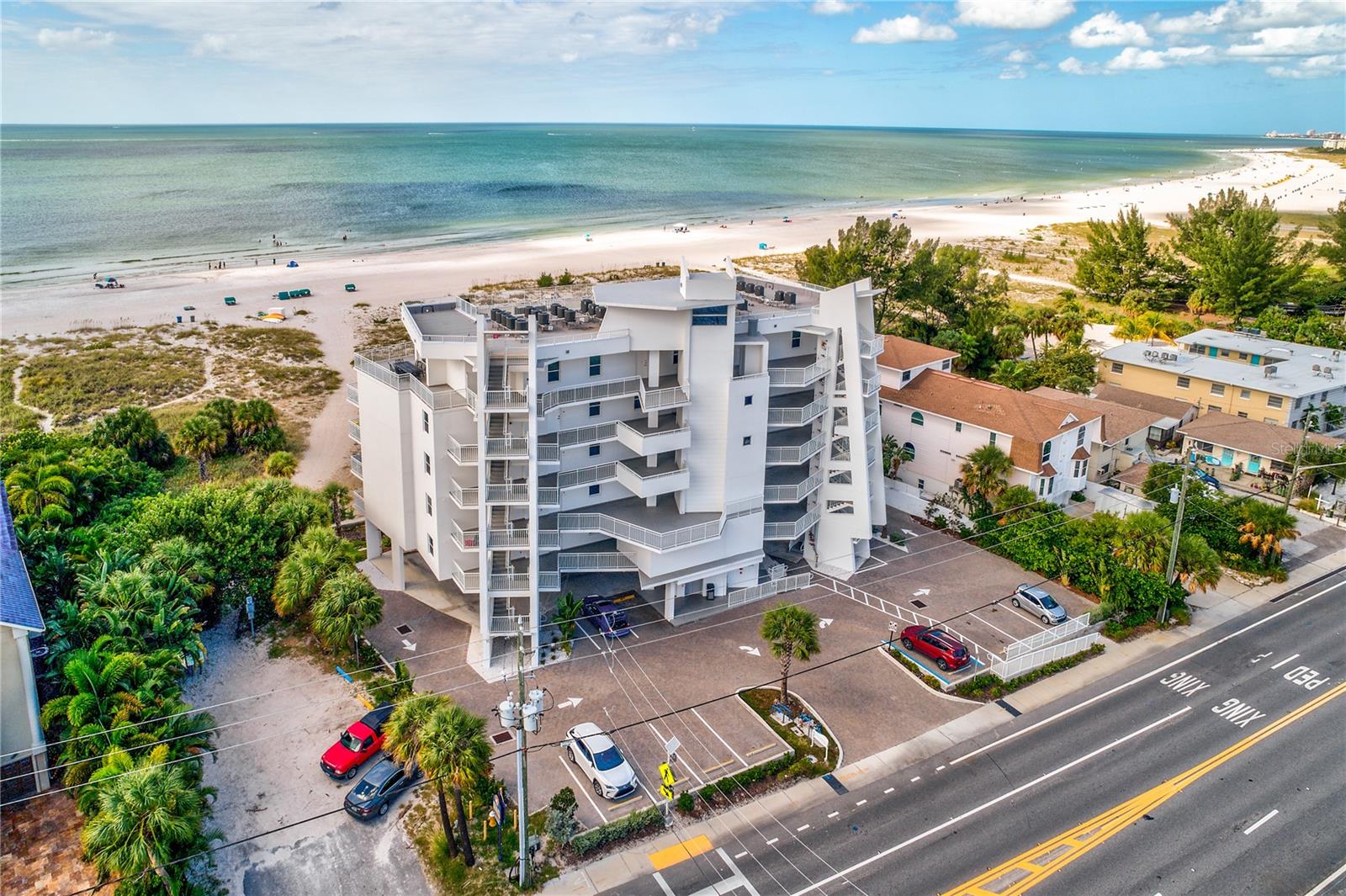 Listing photo id 1 for 10116 Gulf Boulevard 203w