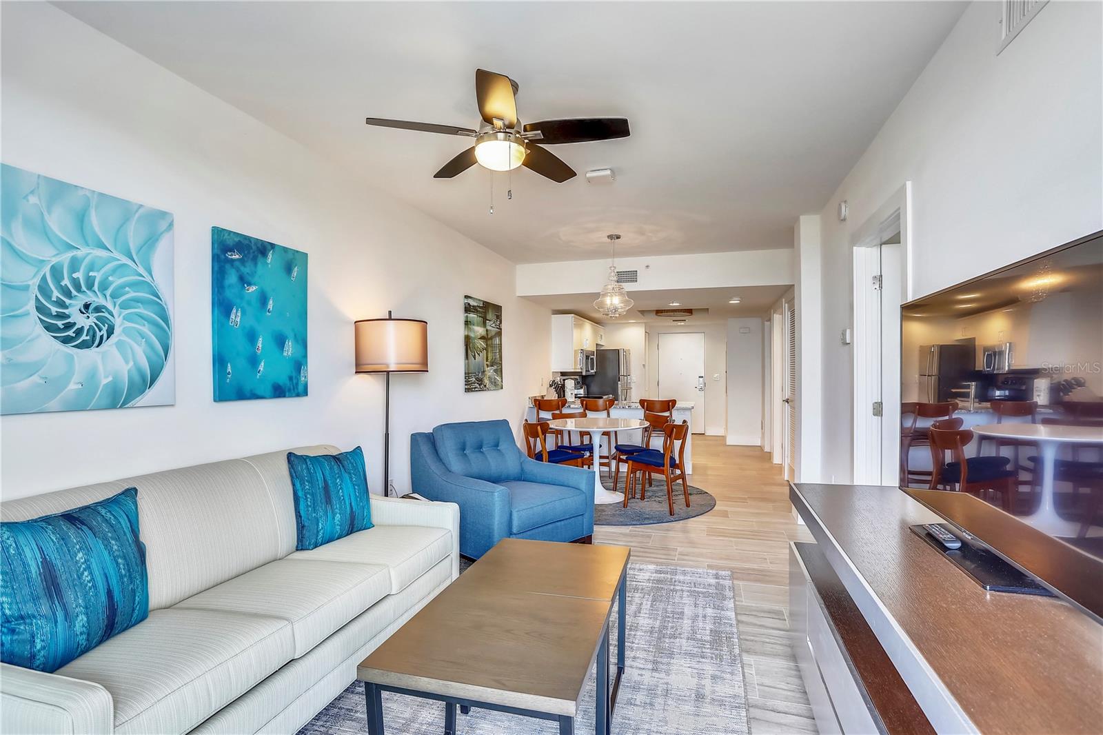 Listing photo id 3 for 10116 Gulf Boulevard 203w