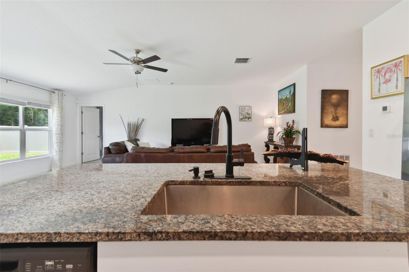 Listing photo id 28 for 5520 Blue Azure Drive