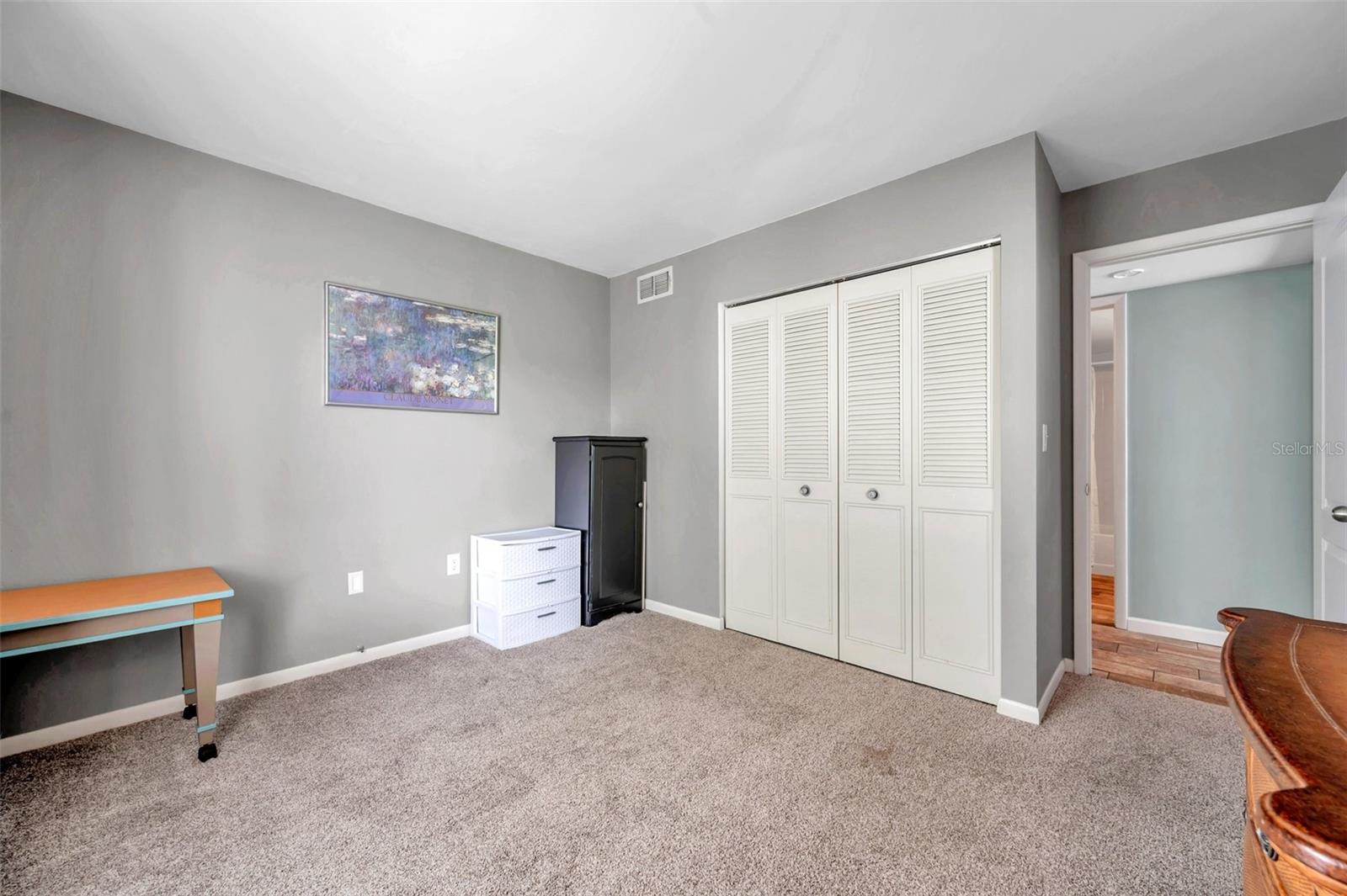 Listing photo id 12 for 1423 Pine Glen Lane B3