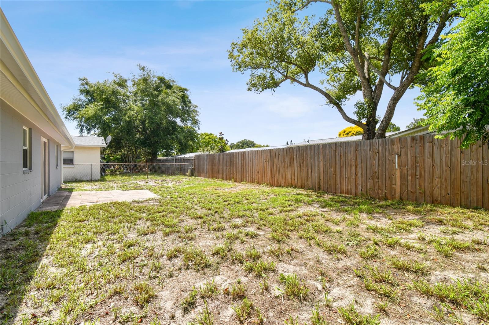 Listing photo id 10 for 7721 Arbordale Drive