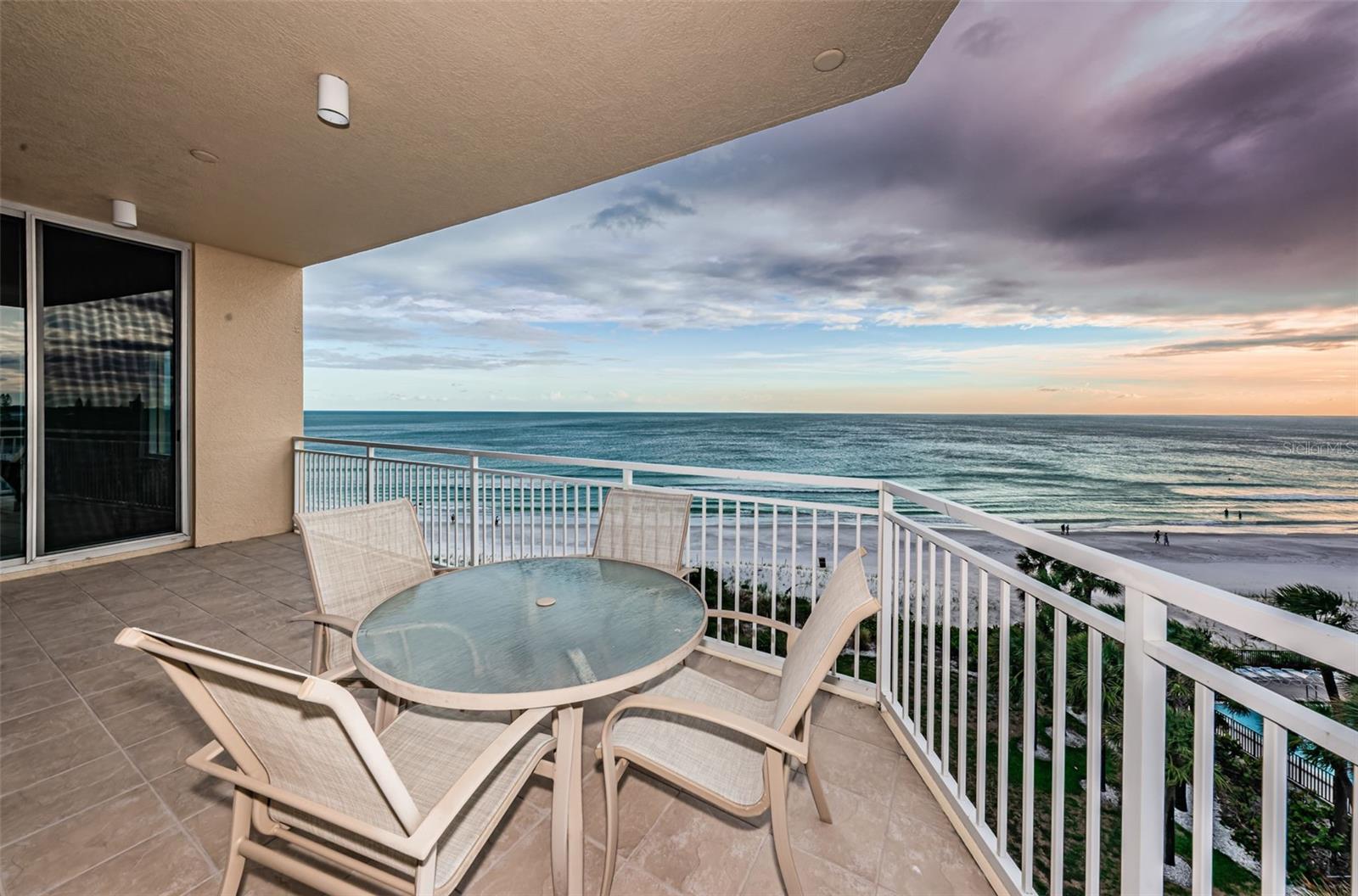 Image 4 of 47 For 15208 Gulf Boulevard 609