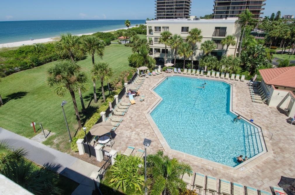 Listing photo id 2 for 7532 Bayshore Drive 205