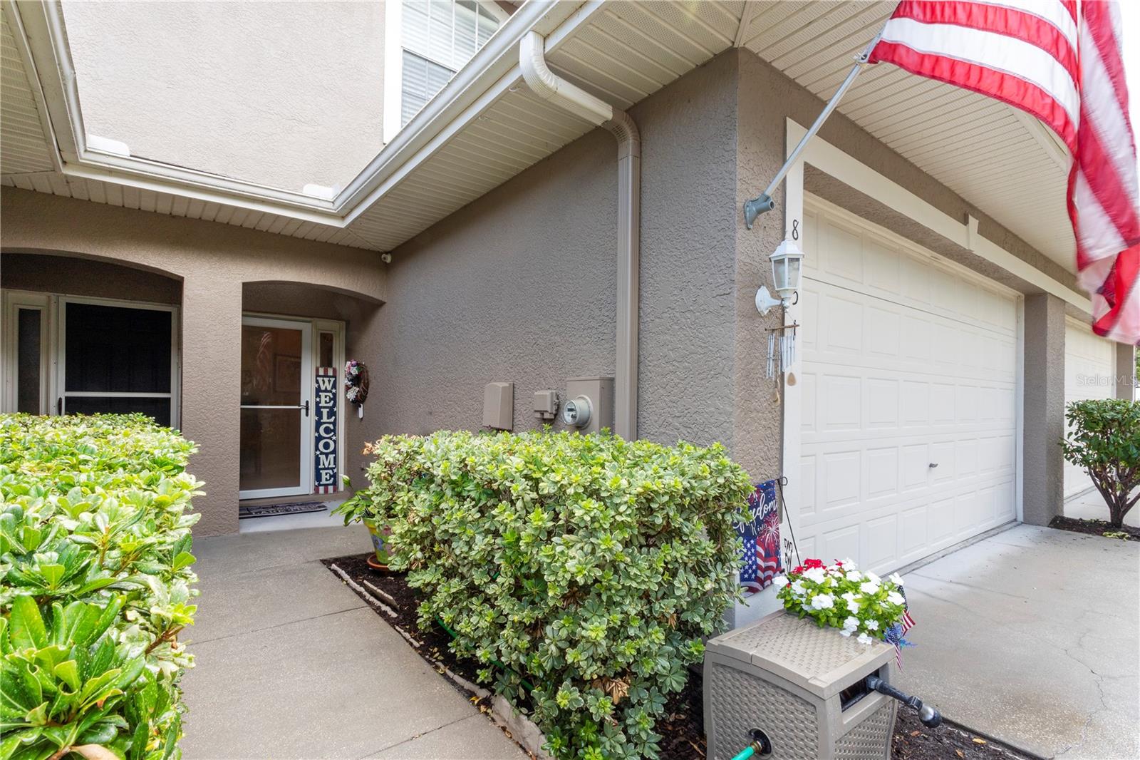 Listing photo id 2 for 8251 118th Avenue 8251