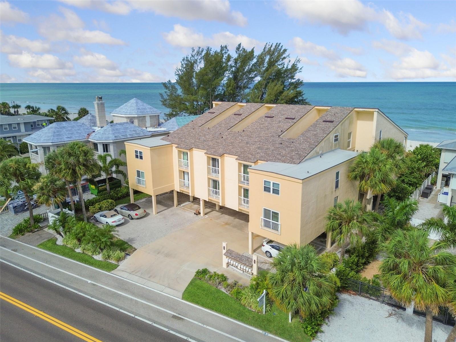 Image 1 of 62 For 20204 Gulf Boulevard 3