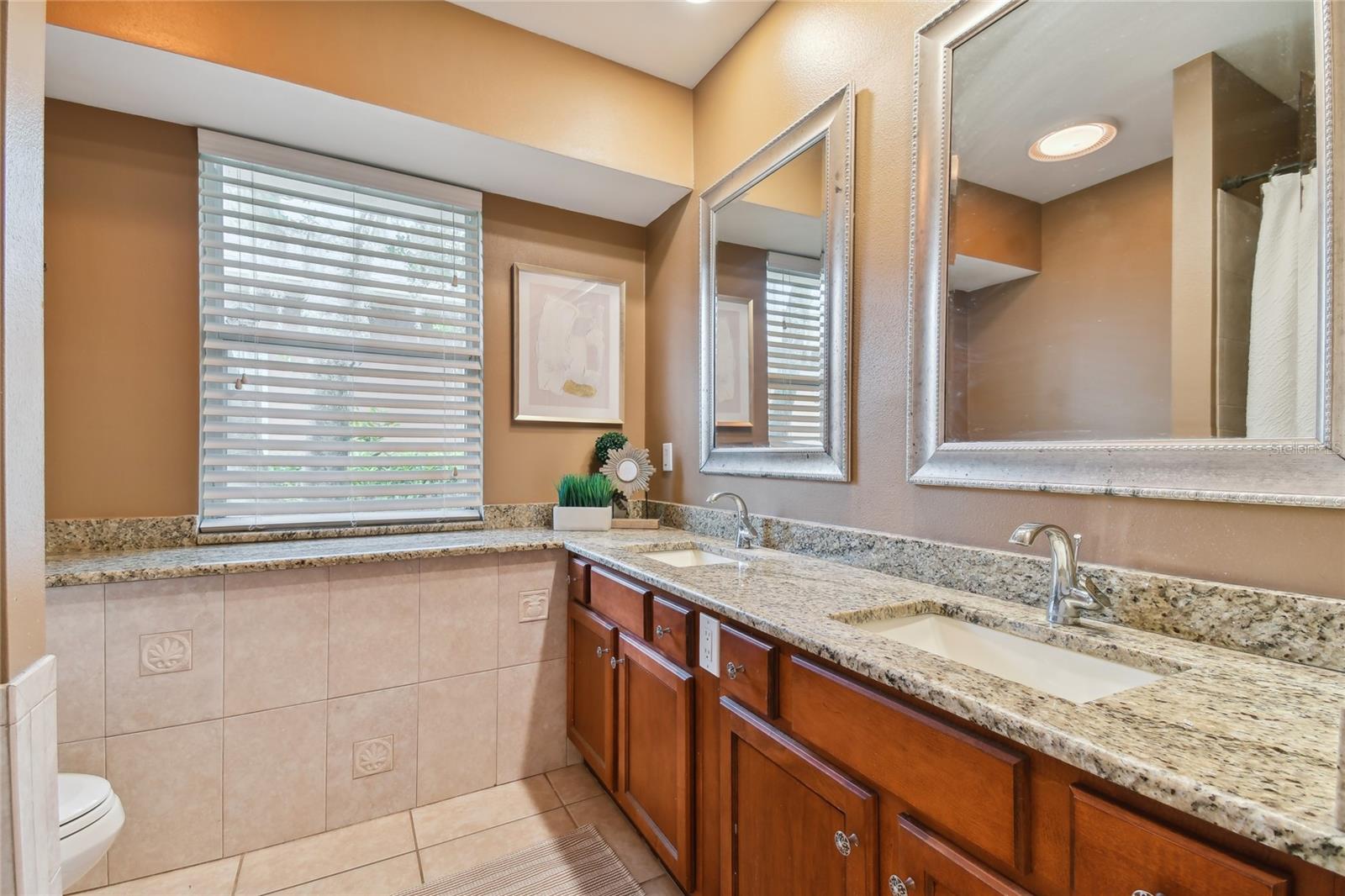 Listing photo id 26 for 3896 Mullenhurst Drive