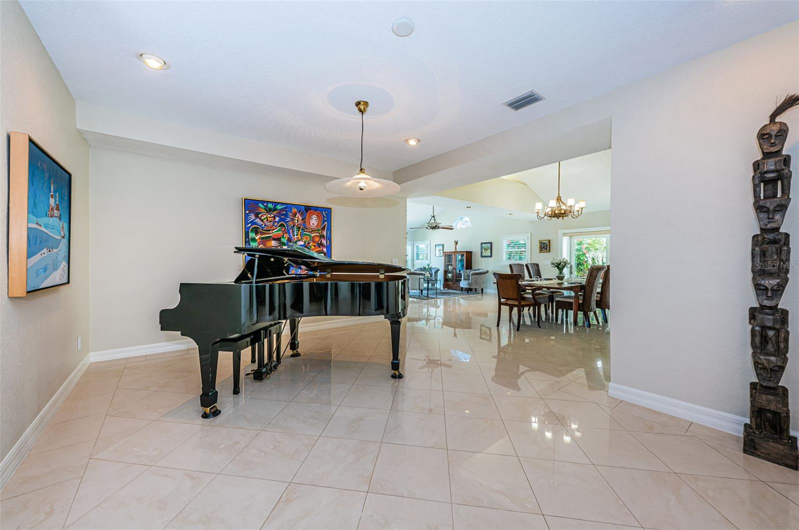 Listing photo id 13 for 10109 Tarpon Drive