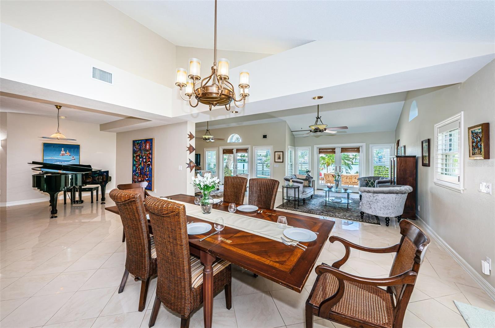 Listing photo id 14 for 10109 Tarpon Drive