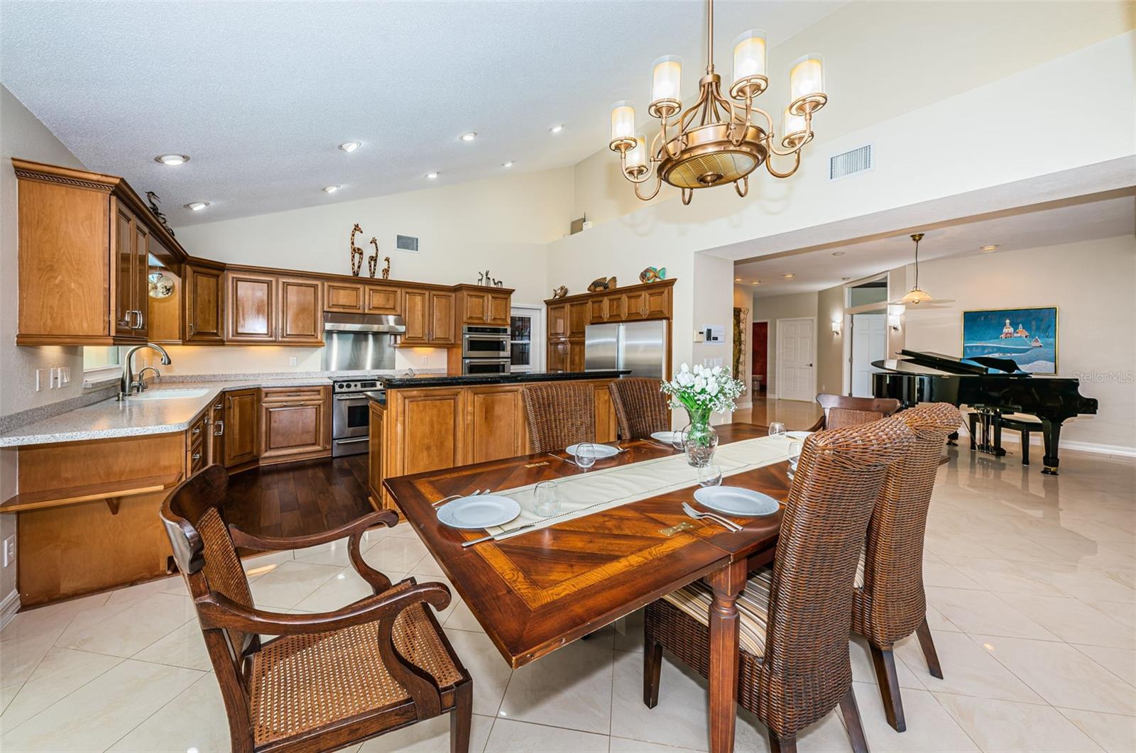 Listing photo id 16 for 10109 Tarpon Drive