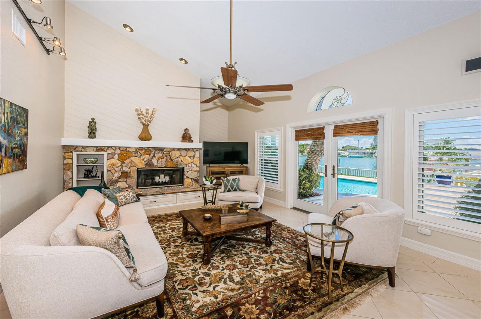 Listing photo id 22 for 10109 Tarpon Drive