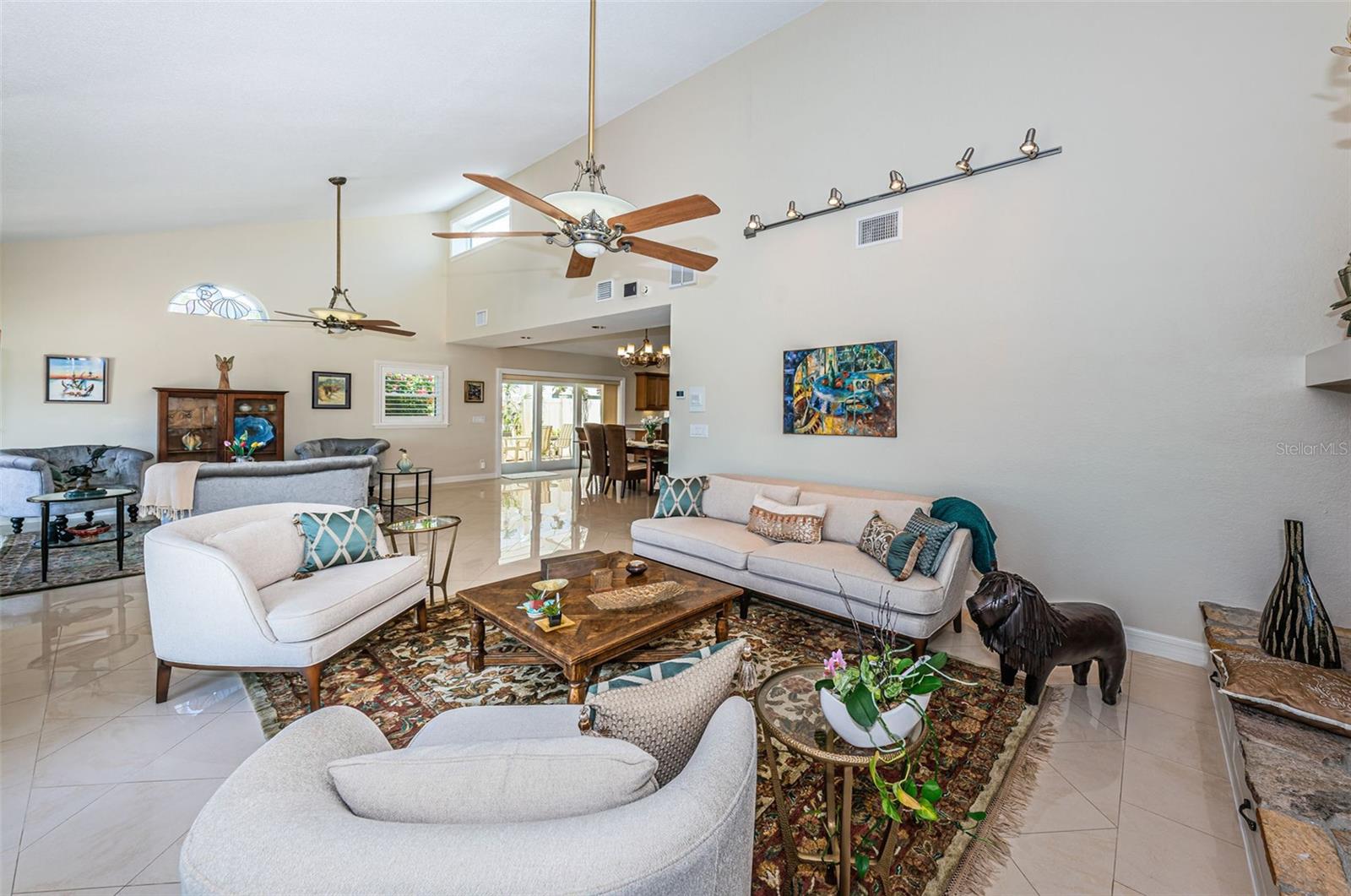 Listing photo id 23 for 10109 Tarpon Drive