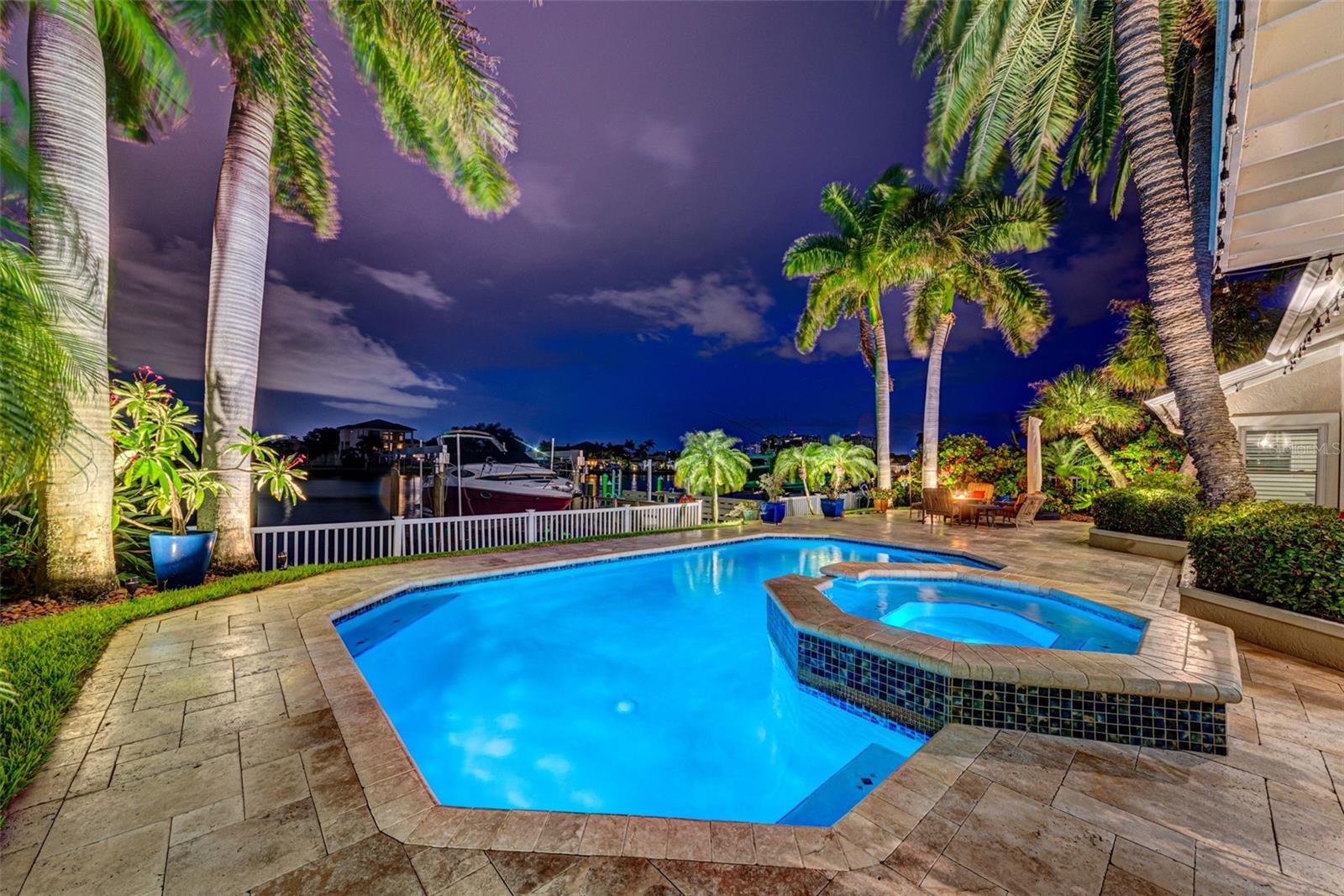 Listing photo id 30 for 10109 Tarpon Drive