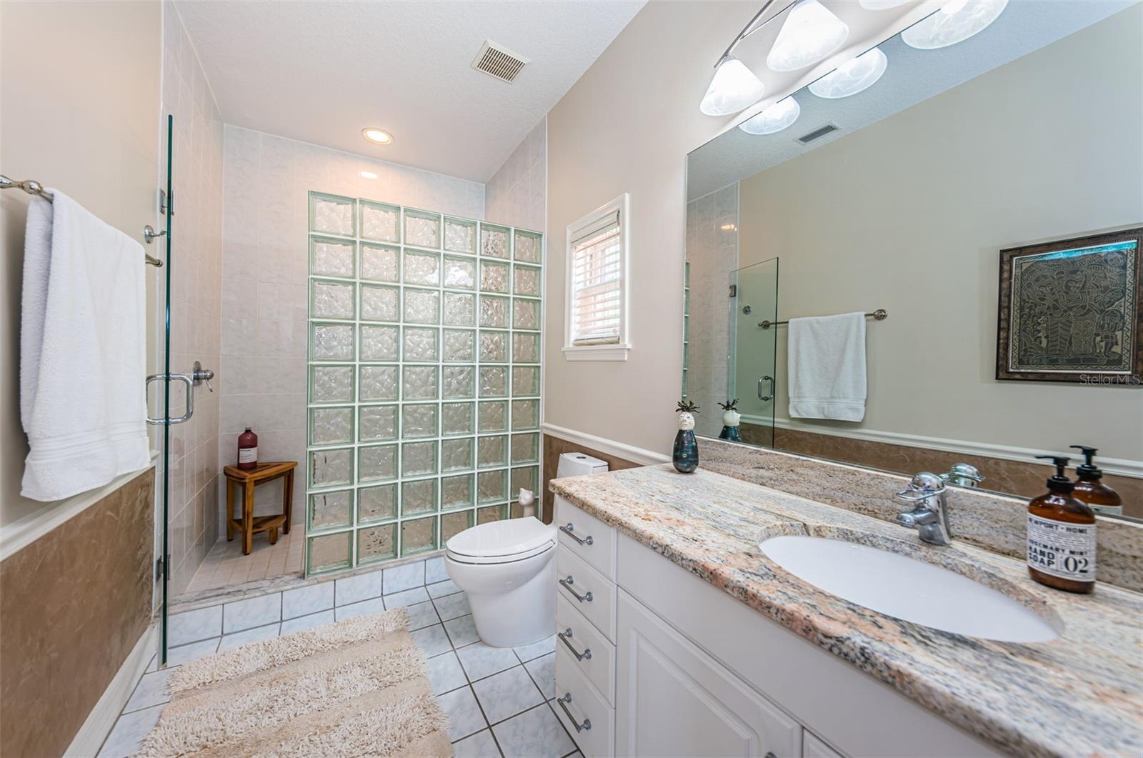 Listing photo id 38 for 10109 Tarpon Drive