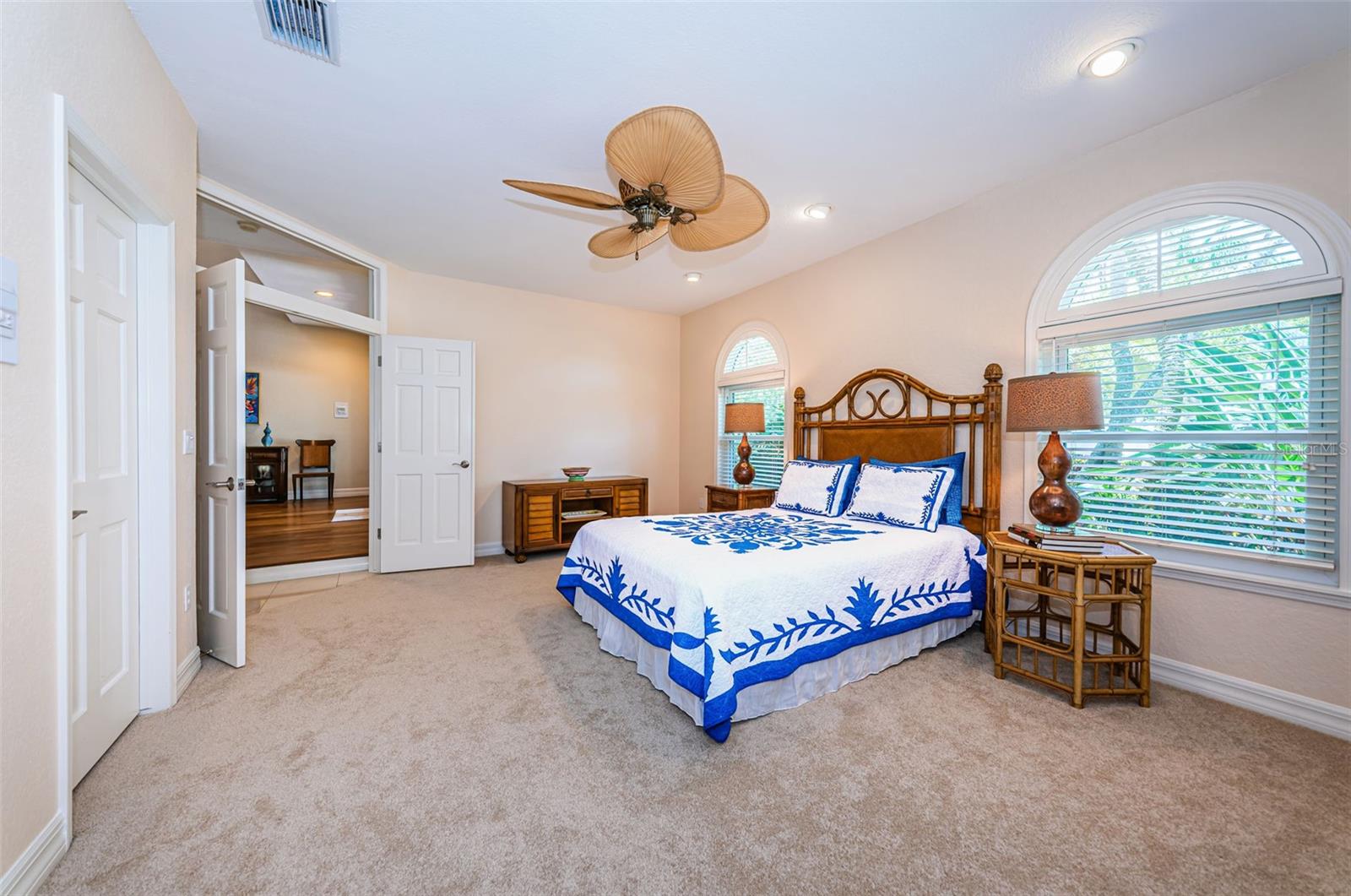 Listing photo id 39 for 10109 Tarpon Drive