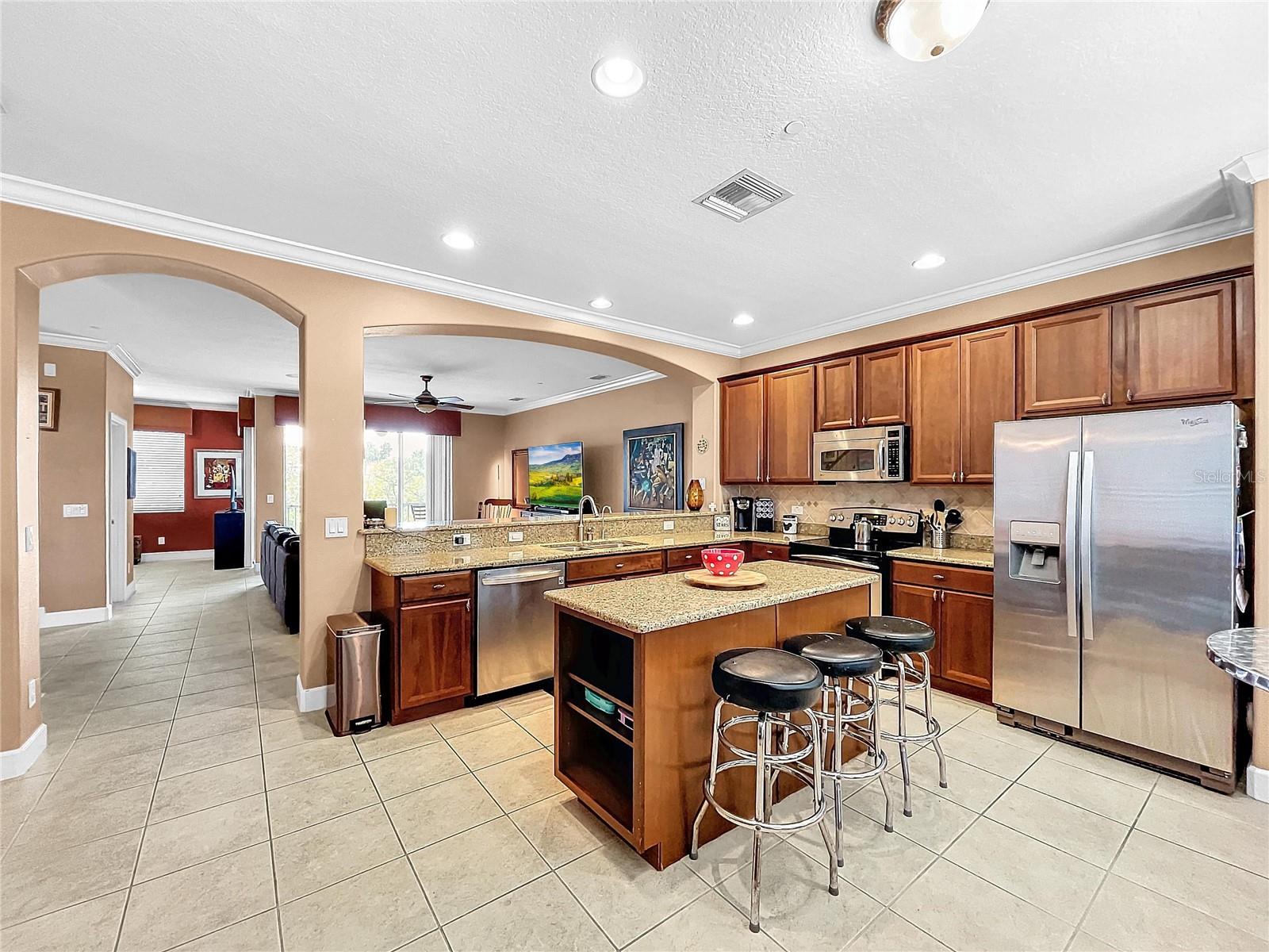 Listing photo id 6 for 7193 Islamorada Cir