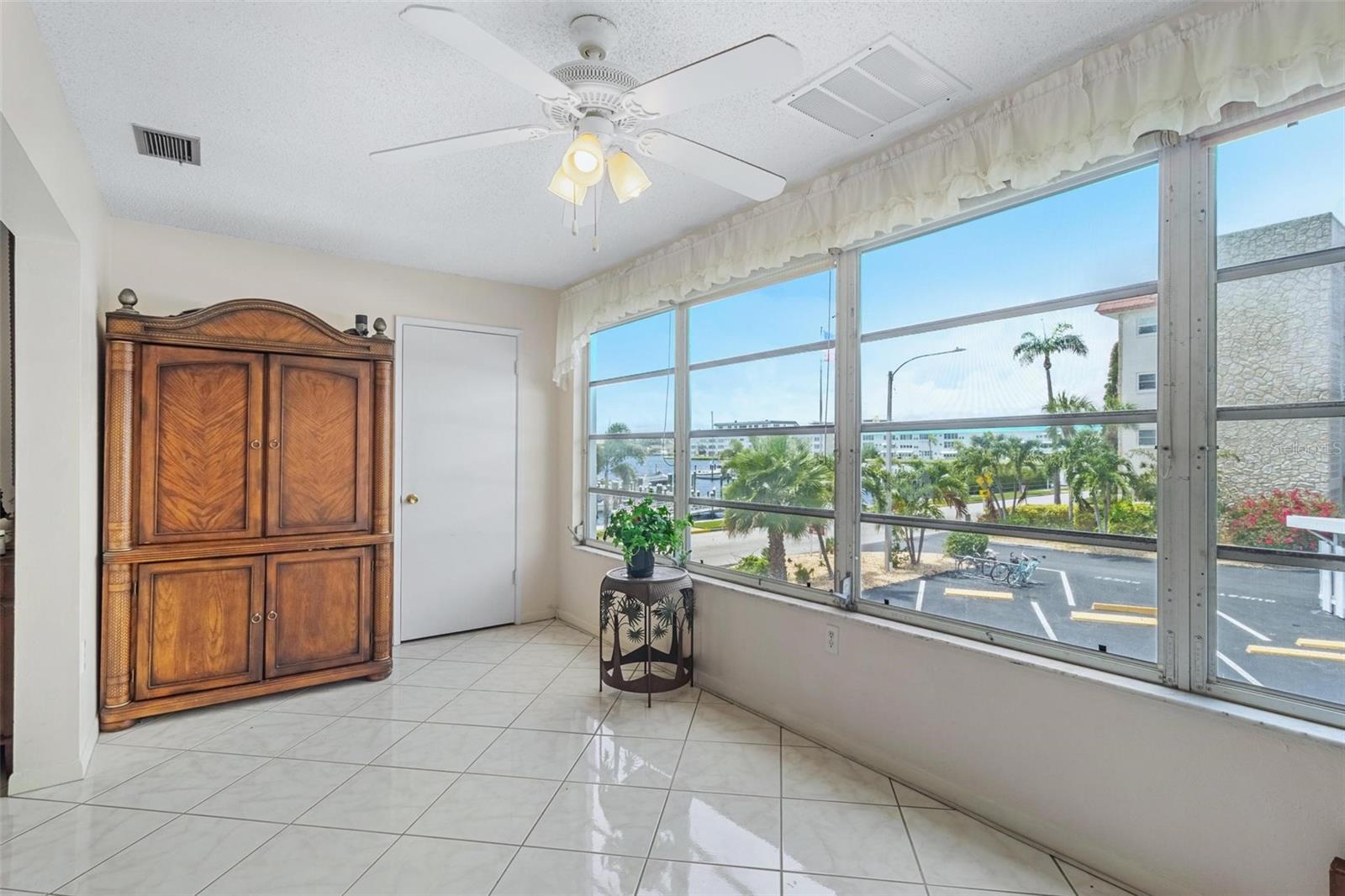 Image 8 of 41 For 3128 59th Street S 214