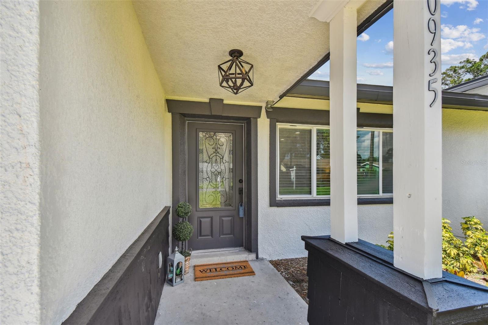 Listing photo id 5 for 10935 Oakdale Terrace