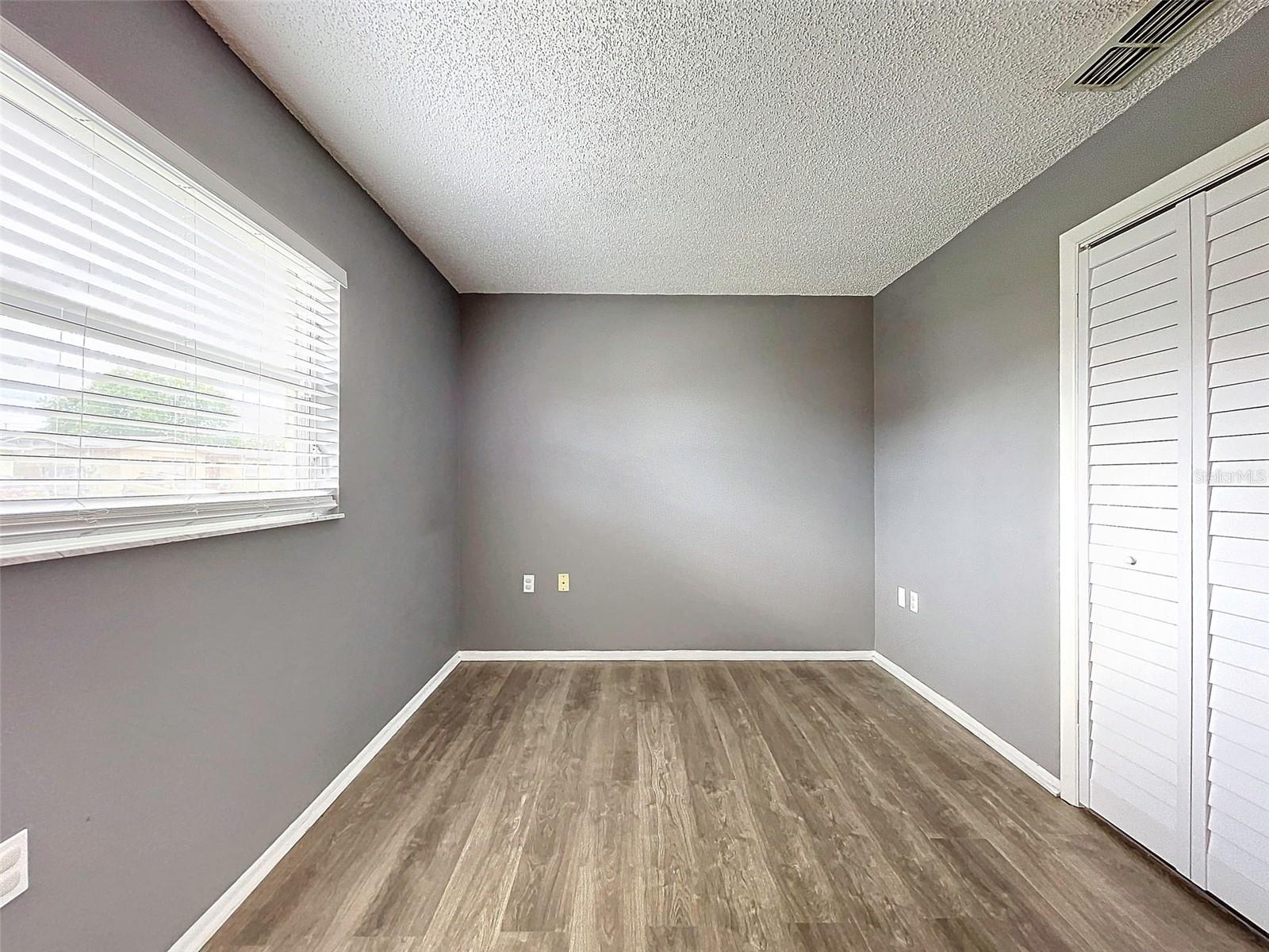 Listing photo id 32 for 8624 Paxton Drive